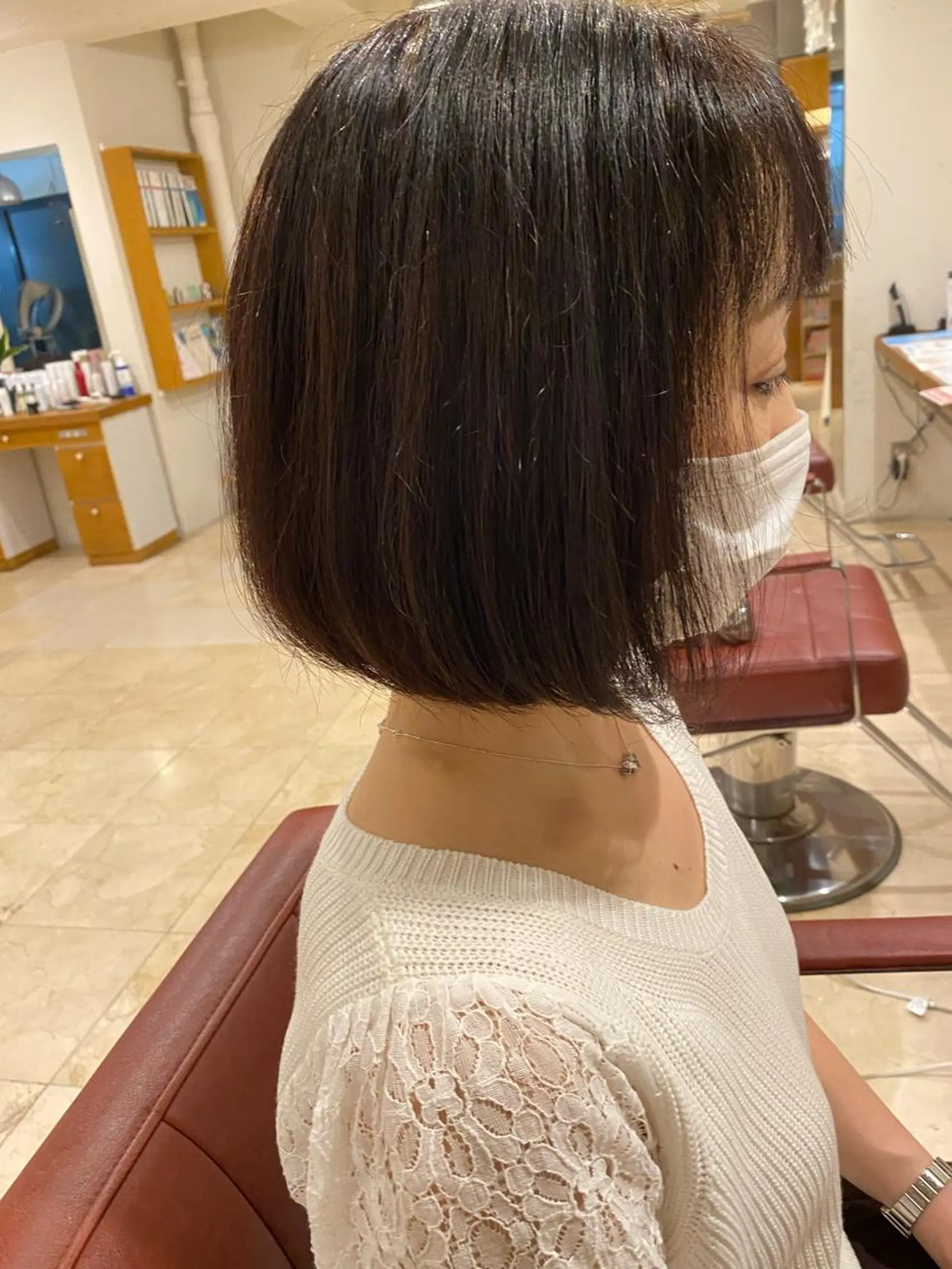 ショート カラー 安澤 彩奈のヘアスタイル