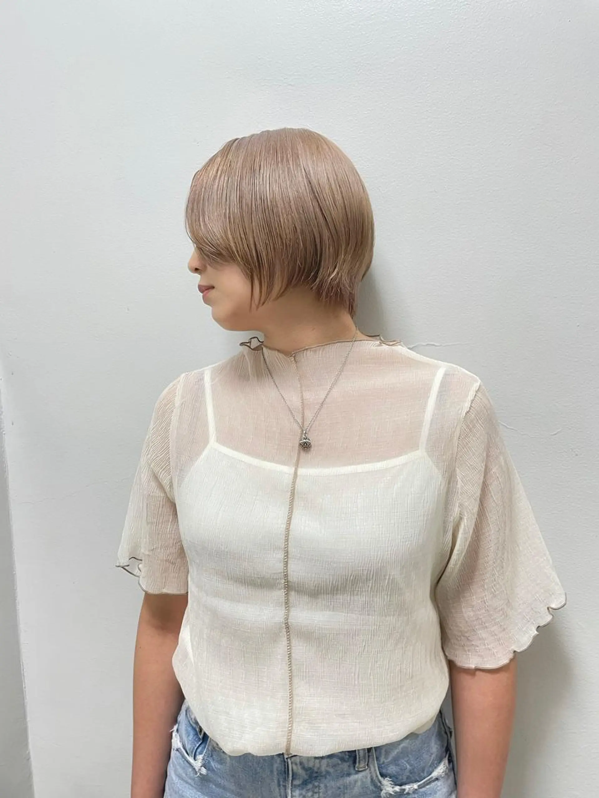 ショート カラー ベージュカラー ミルキーベージュ ショートヘア カット ヘアカラー トリートメント ヘアセット メンズ特化 パーマ/オザワのヘアスタイル