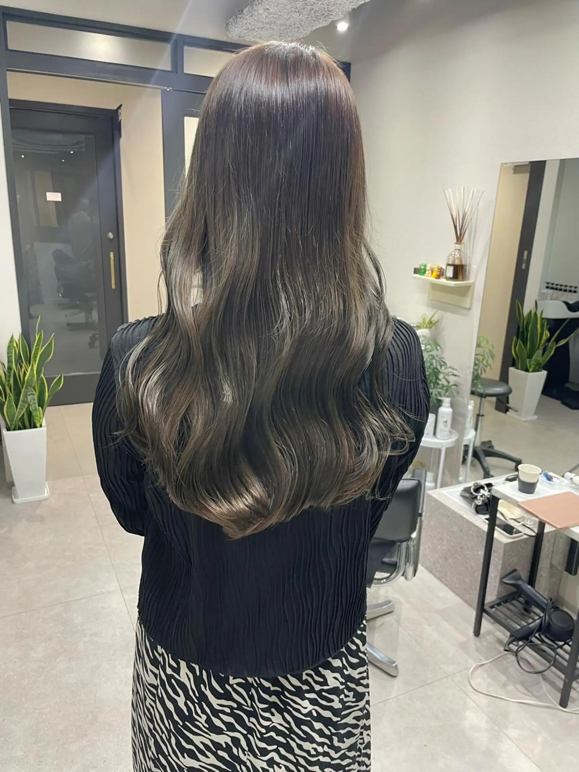 ロング ヘアカラー トリートメント 🌸インナーカラー 🌸藤井春華のヘアスタイル