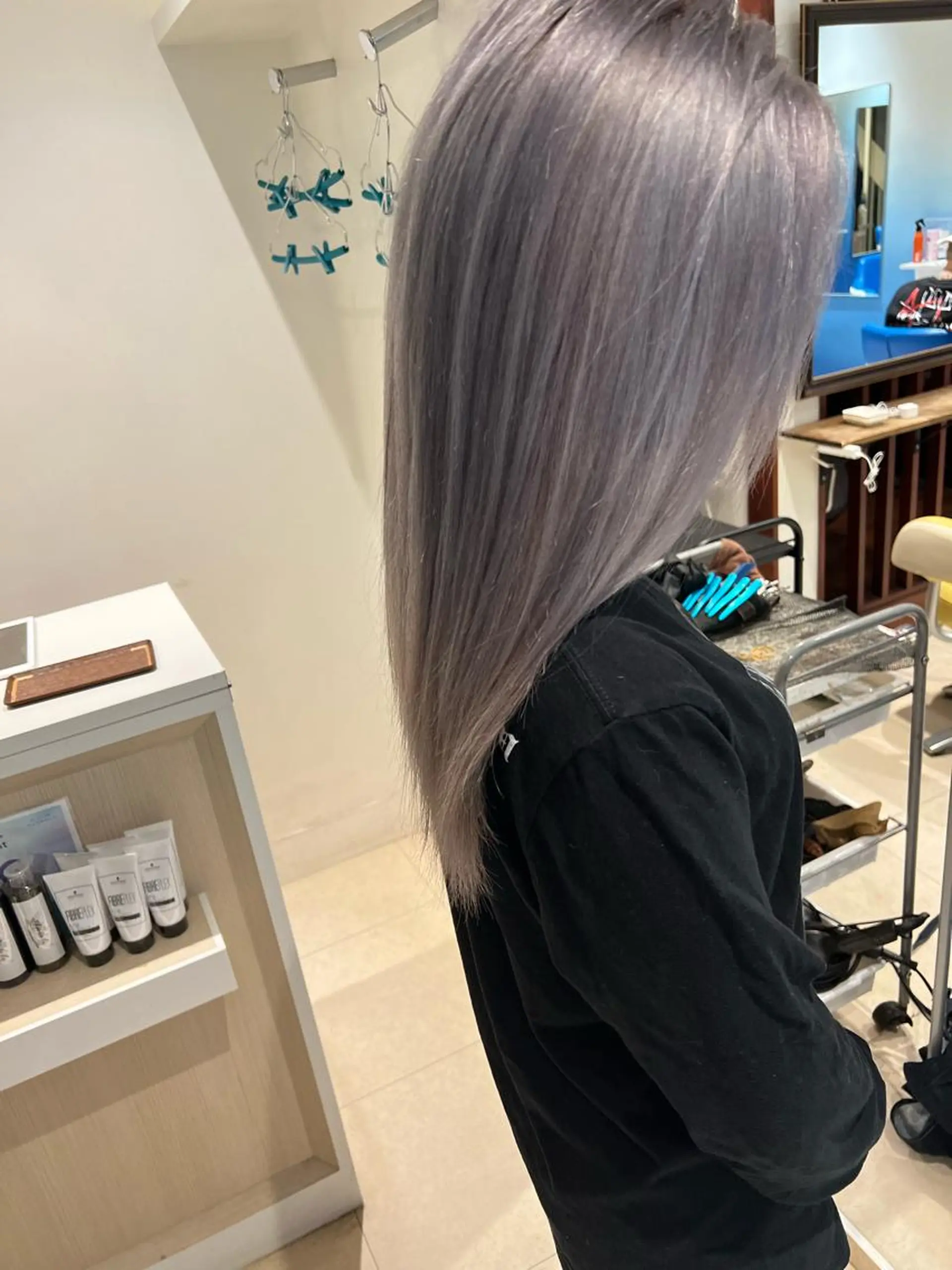 セミロング カラー 🔥ハイトーンカラー ギャルNAOKI🔥のヘアスタイル