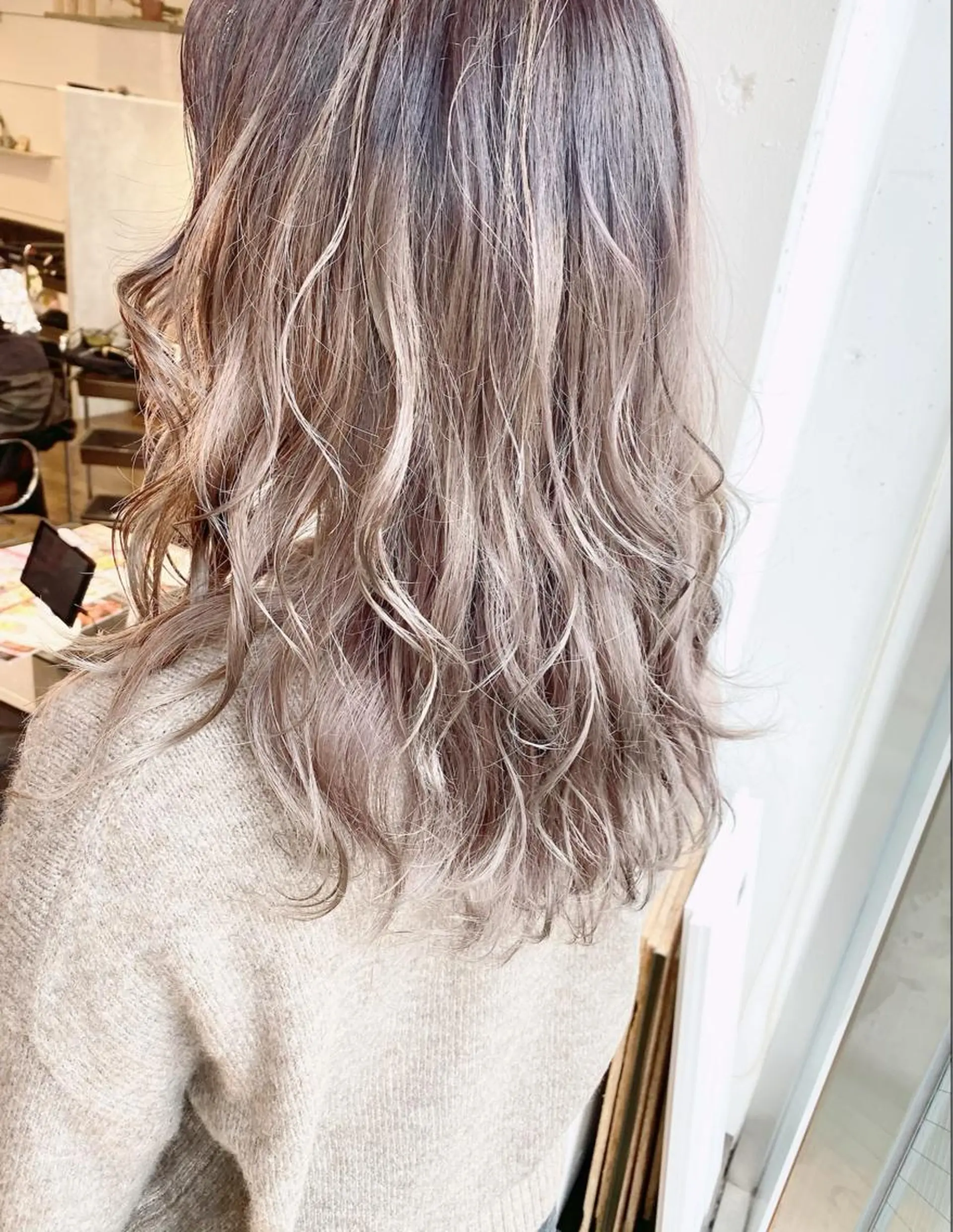 ミディアム カラー ベージュカラー ミルクティーベージュ chic.🍋 Kirariのヘアスタイル