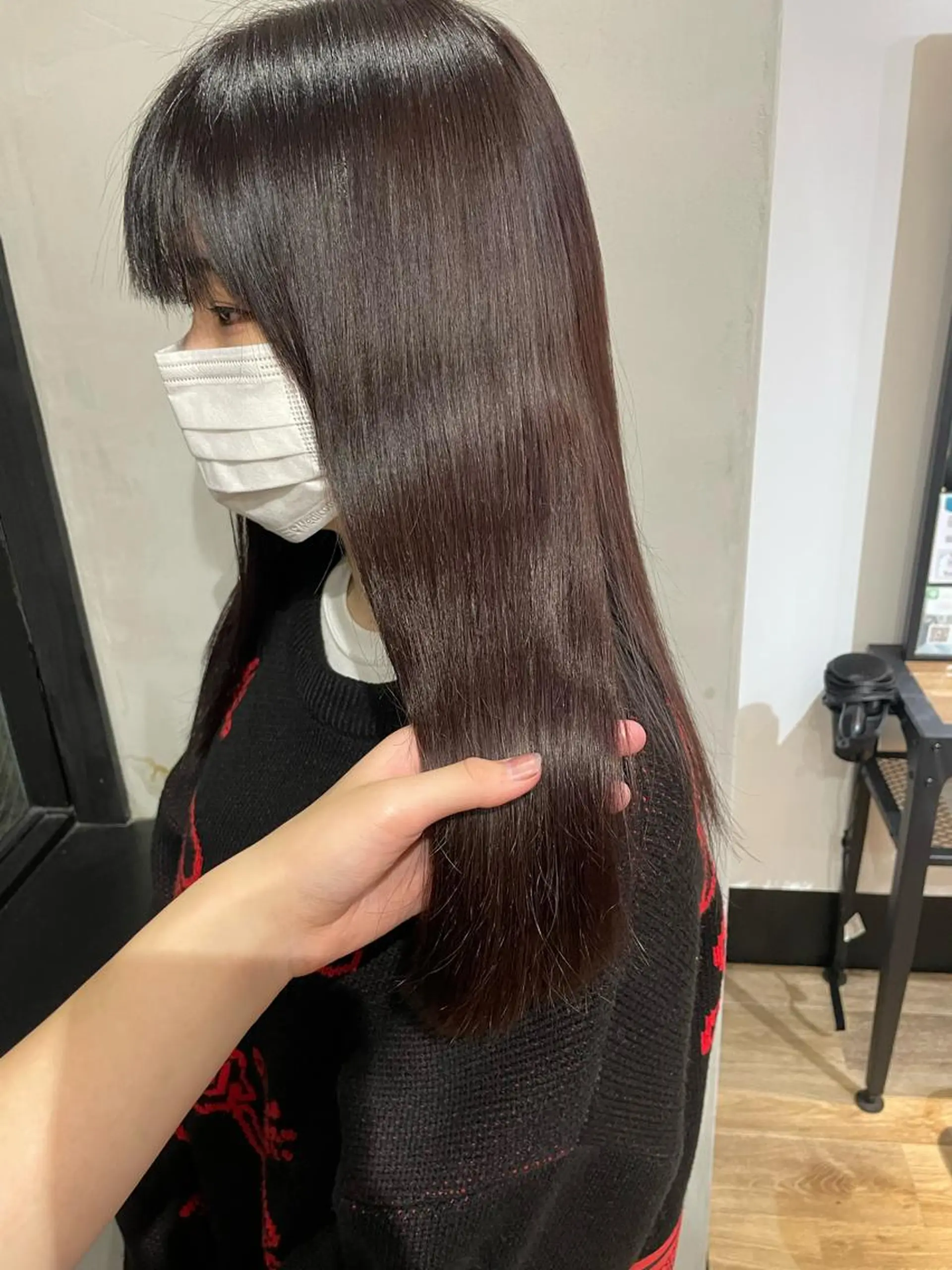 セミロング Megu/ベージュ/ 透明感カラーのヘアスタイル