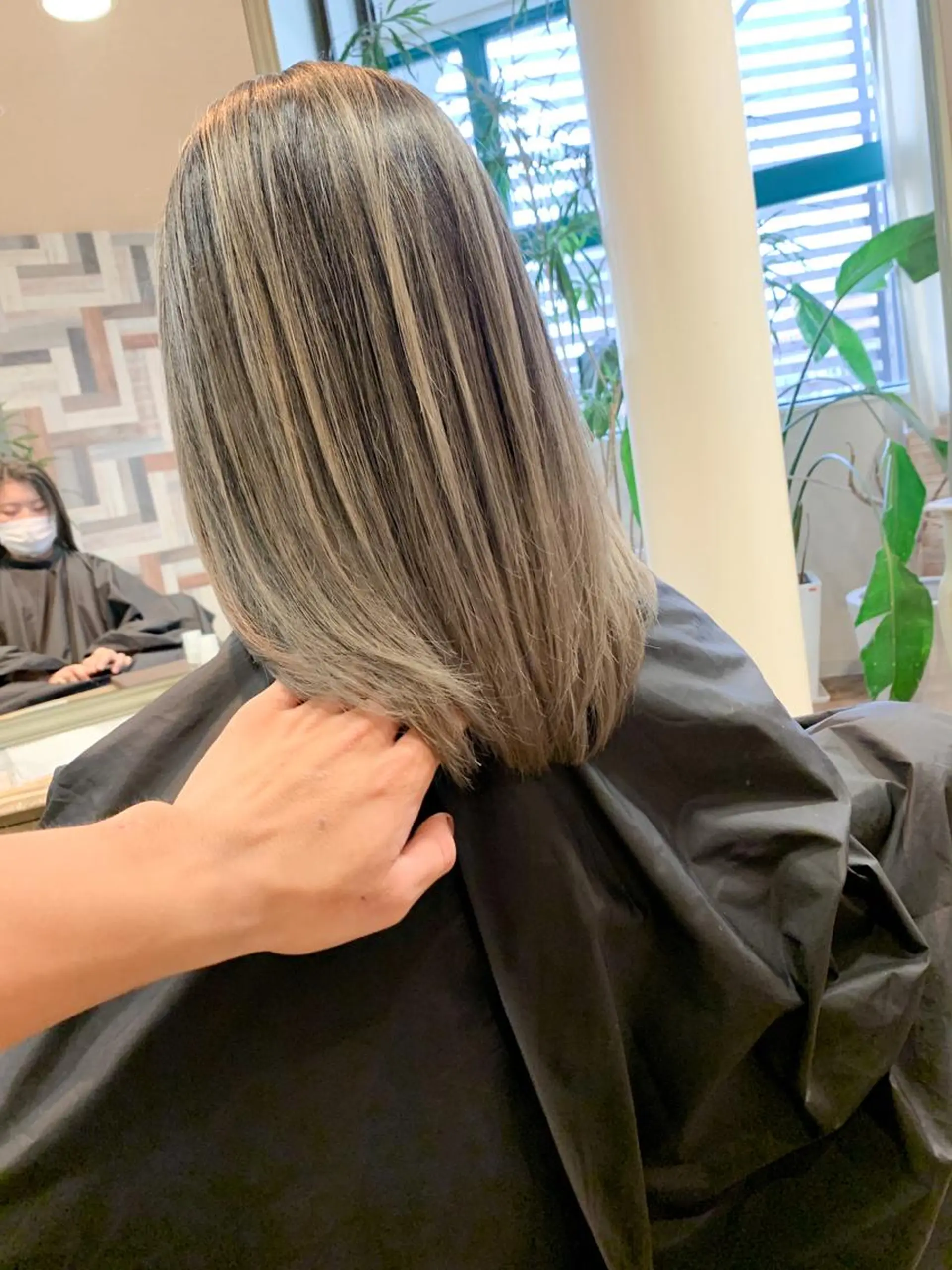 セミロング Lit.豊橋 夏目のヘアスタイル