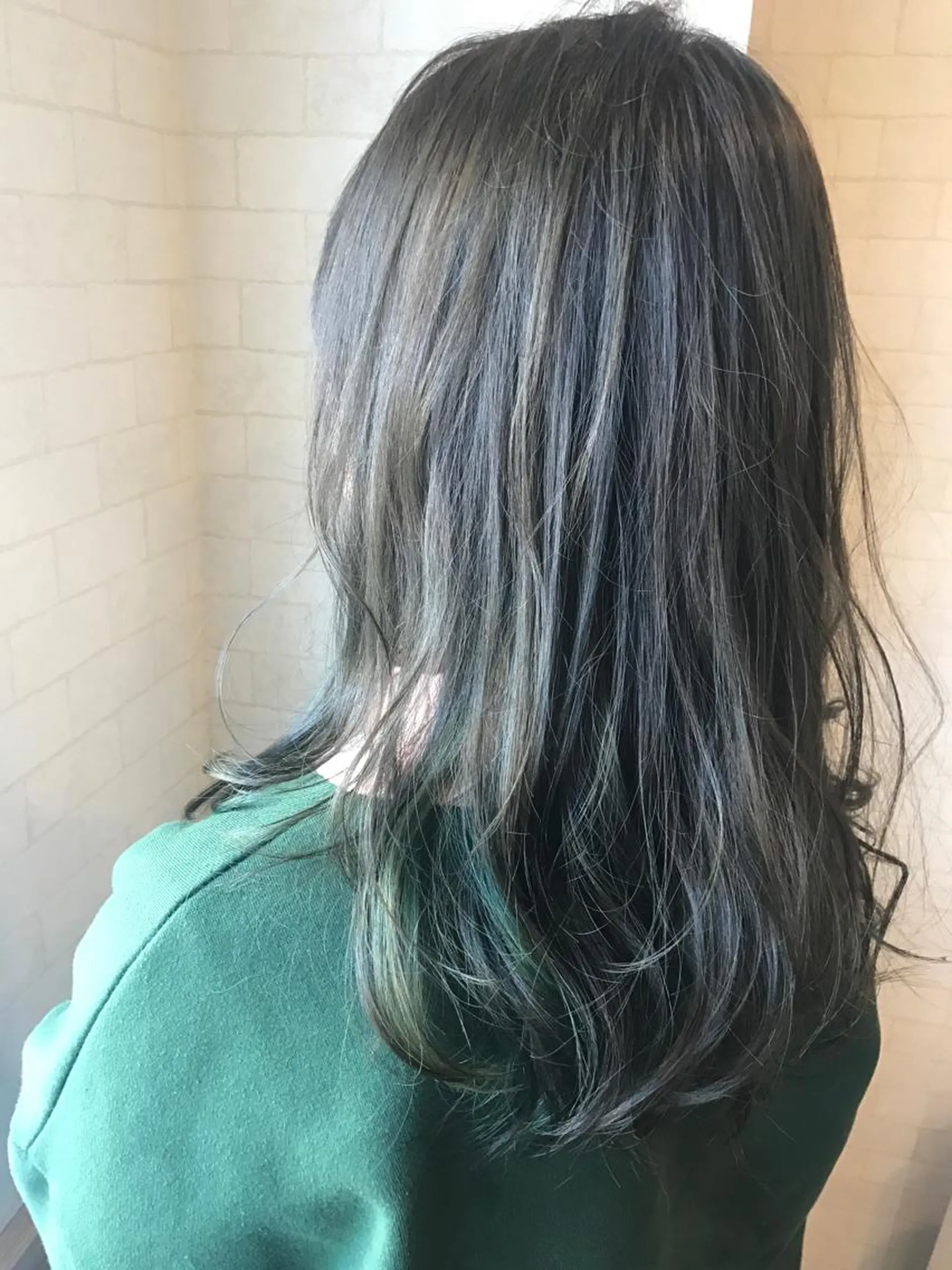 セミロング ヘアカラー 【指名No1】飯塚 宏美のヘアスタイル