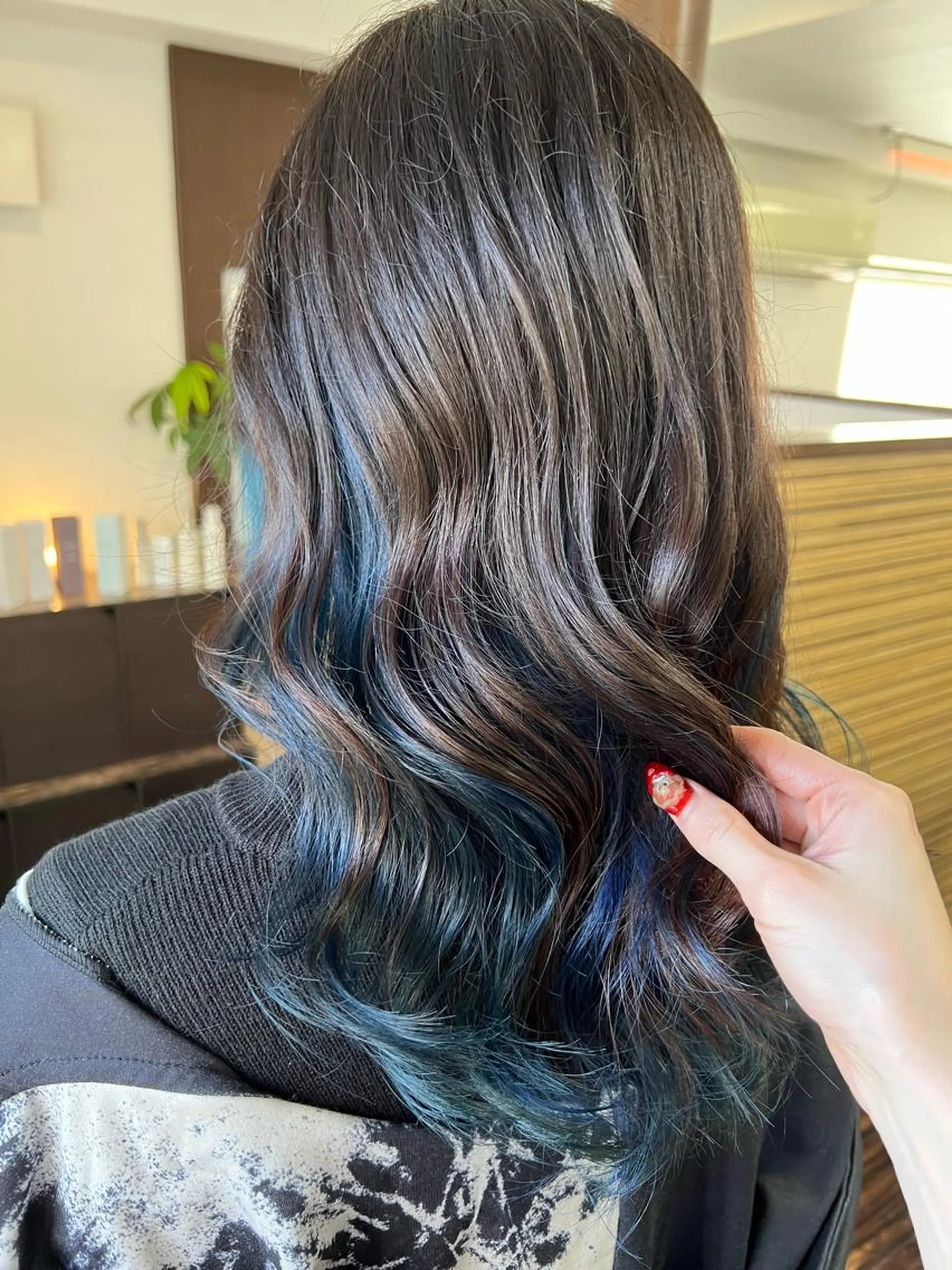 ロング カラー 堀内 七海のヘアスタイル