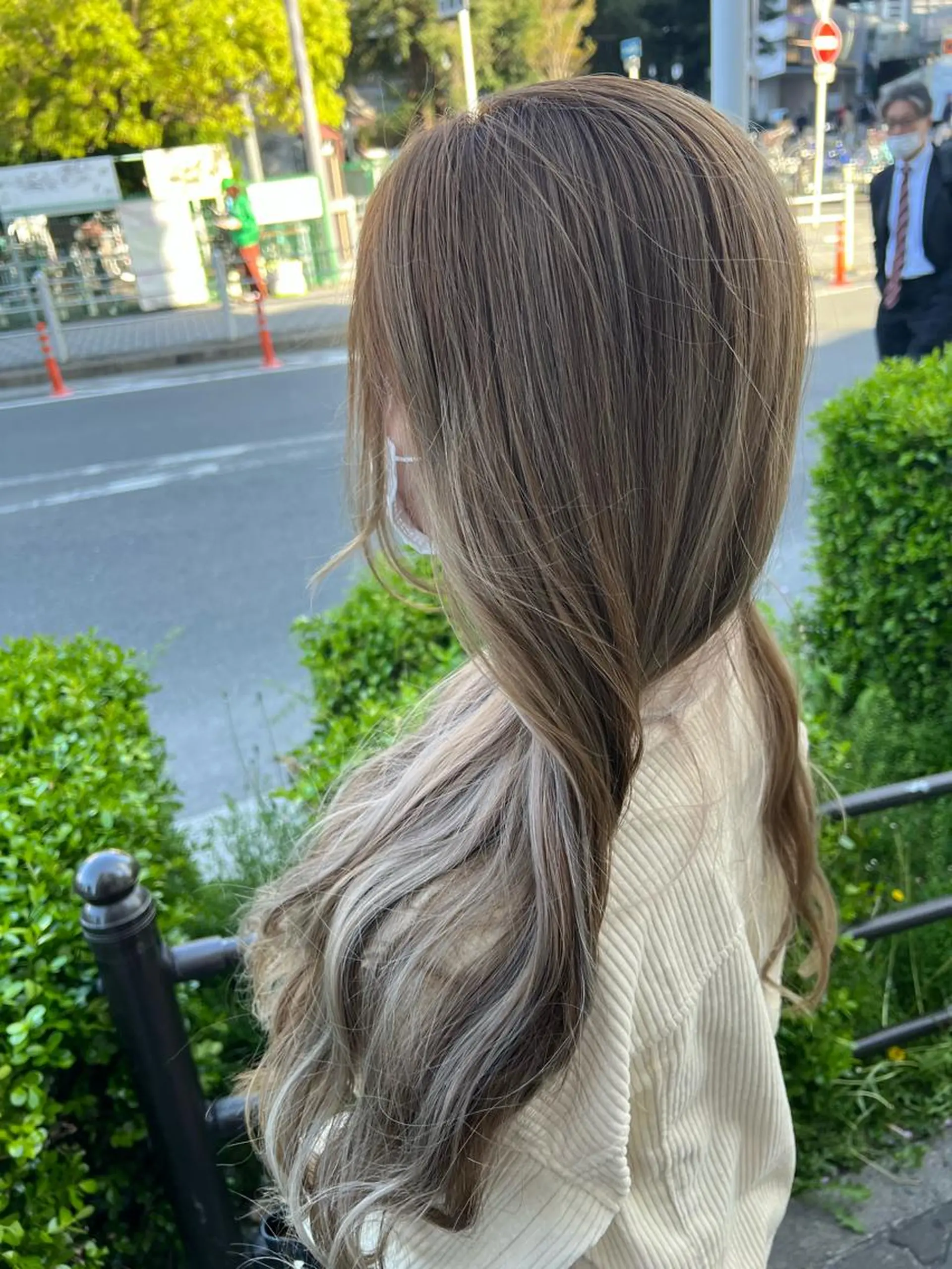 ロング カラー ベージュカラー mimiiy梅田 中崎町ハイトーンのヘアスタイル