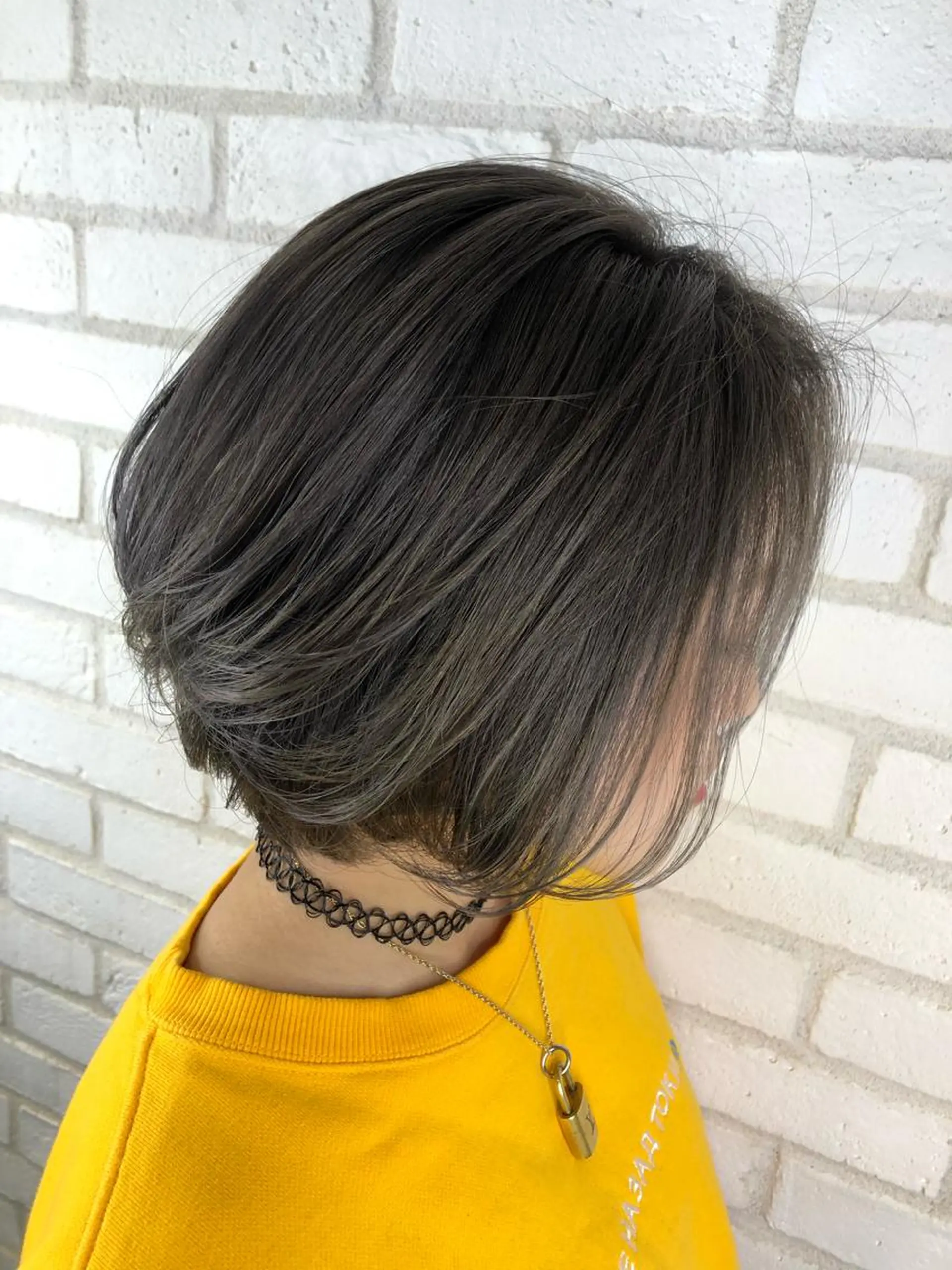 ショート カラー 小島 侑衣のヘアスタイル