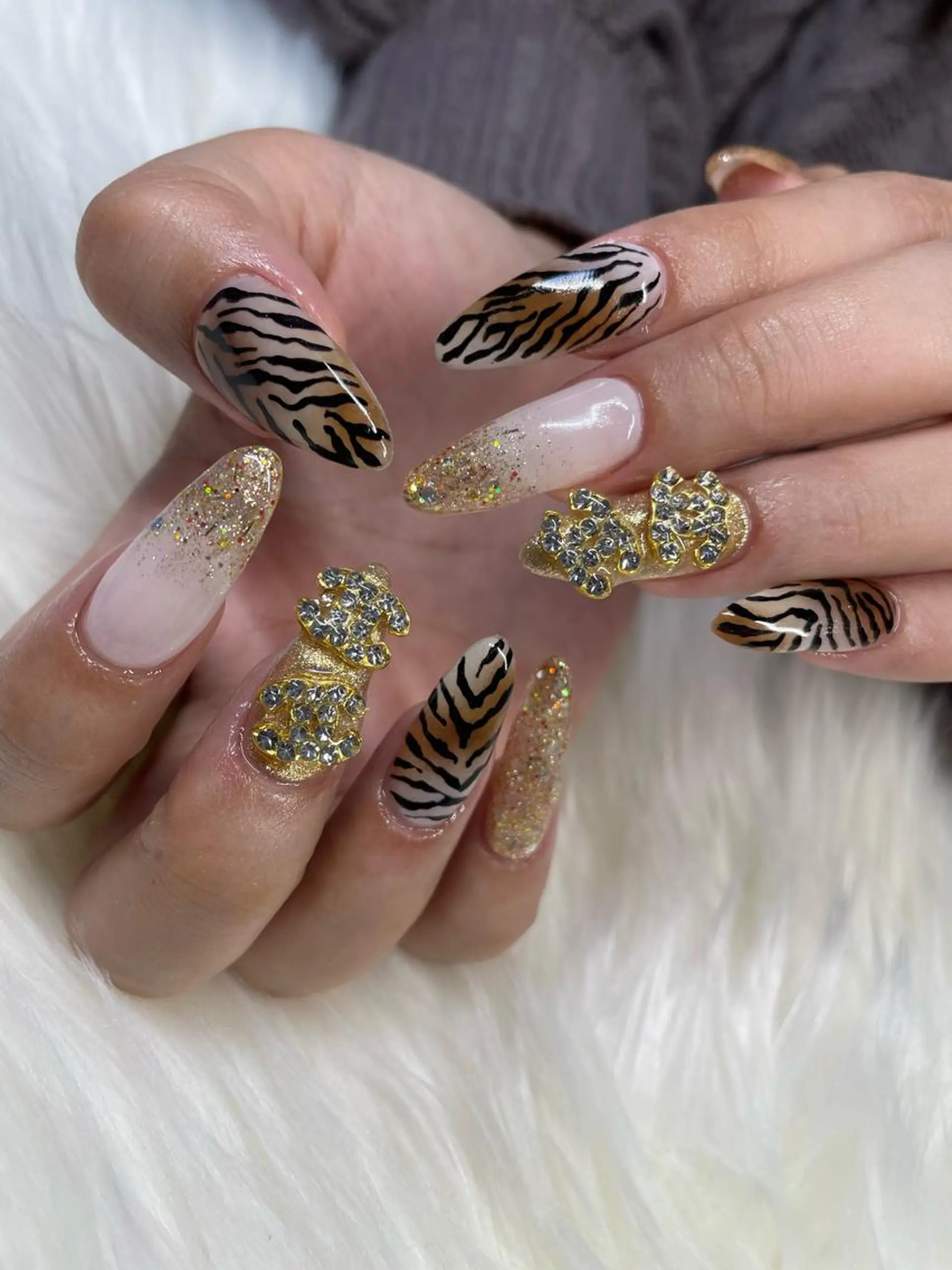 ロング カラー ヘアアレンジ キッズ ネイル マツエク・マツパ アイブロウ 福田 加奈のネイルデザイン