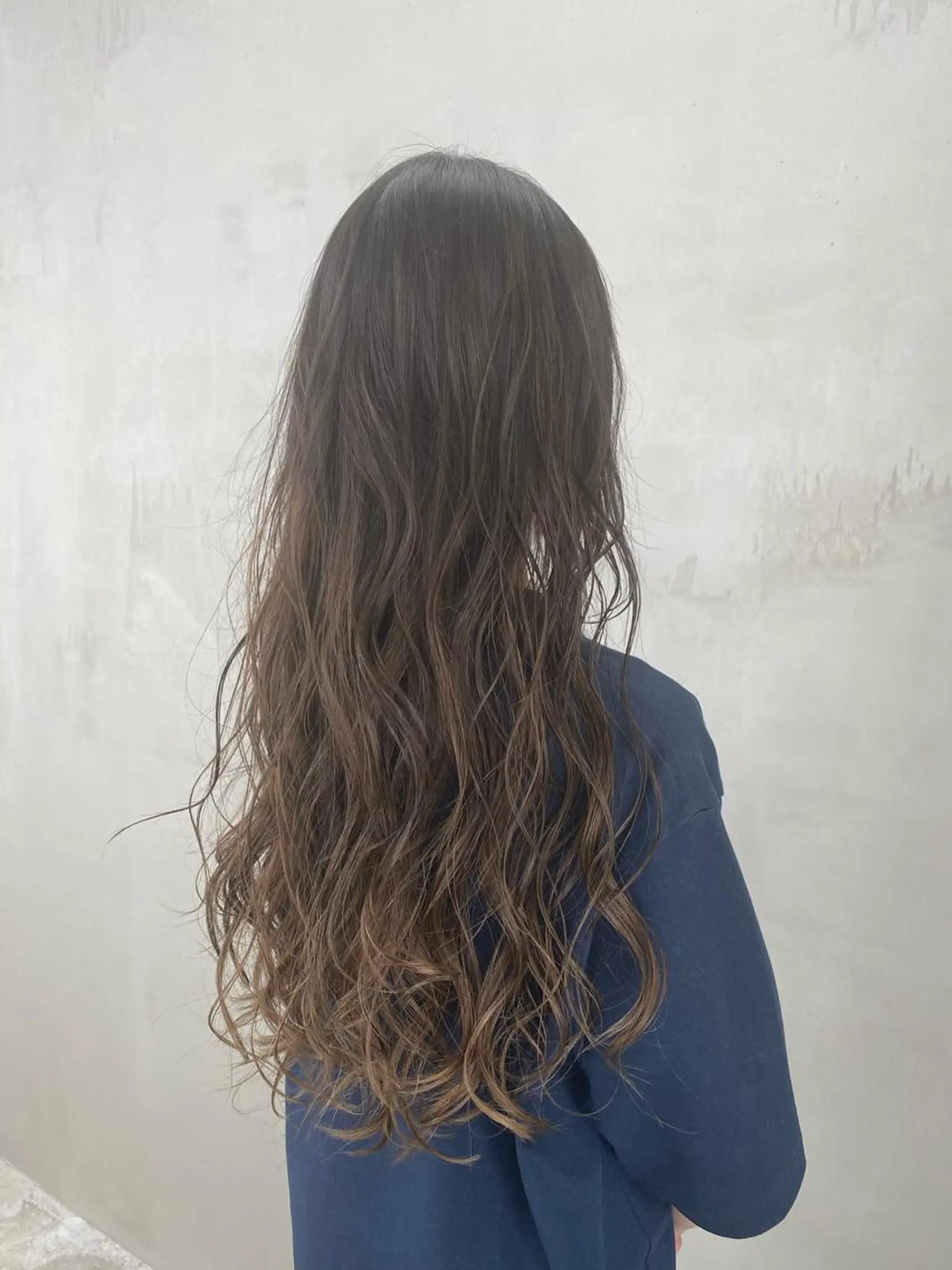 カラー アッシュ ベージュカラー グラデーションカラー 廣山 慶圭のヘアスタイル