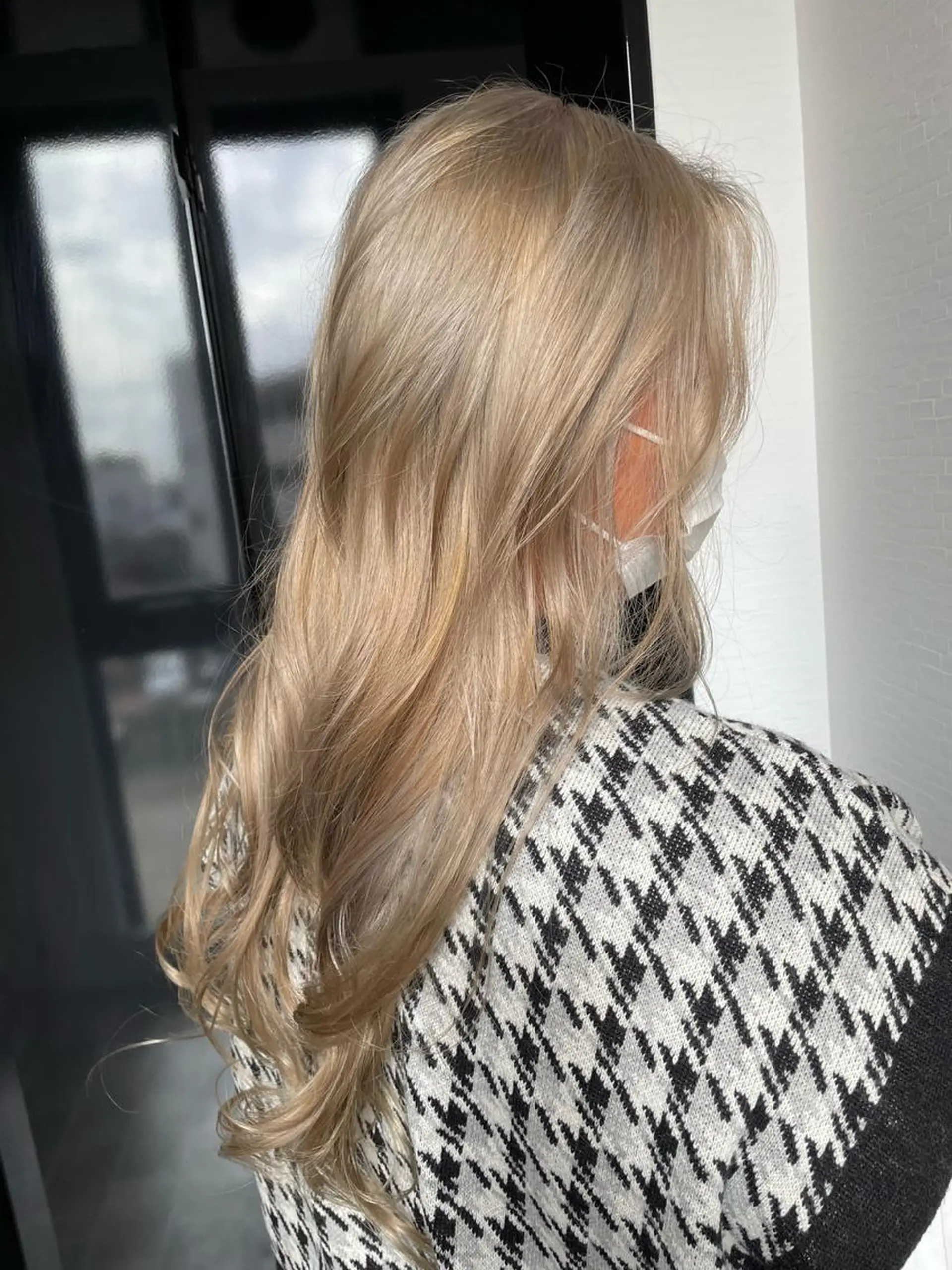 ロング カラー ベージュカラー ホワイトベージュ ヘアカラー YUI/ ブリーチカラー🌷のヘアスタイル