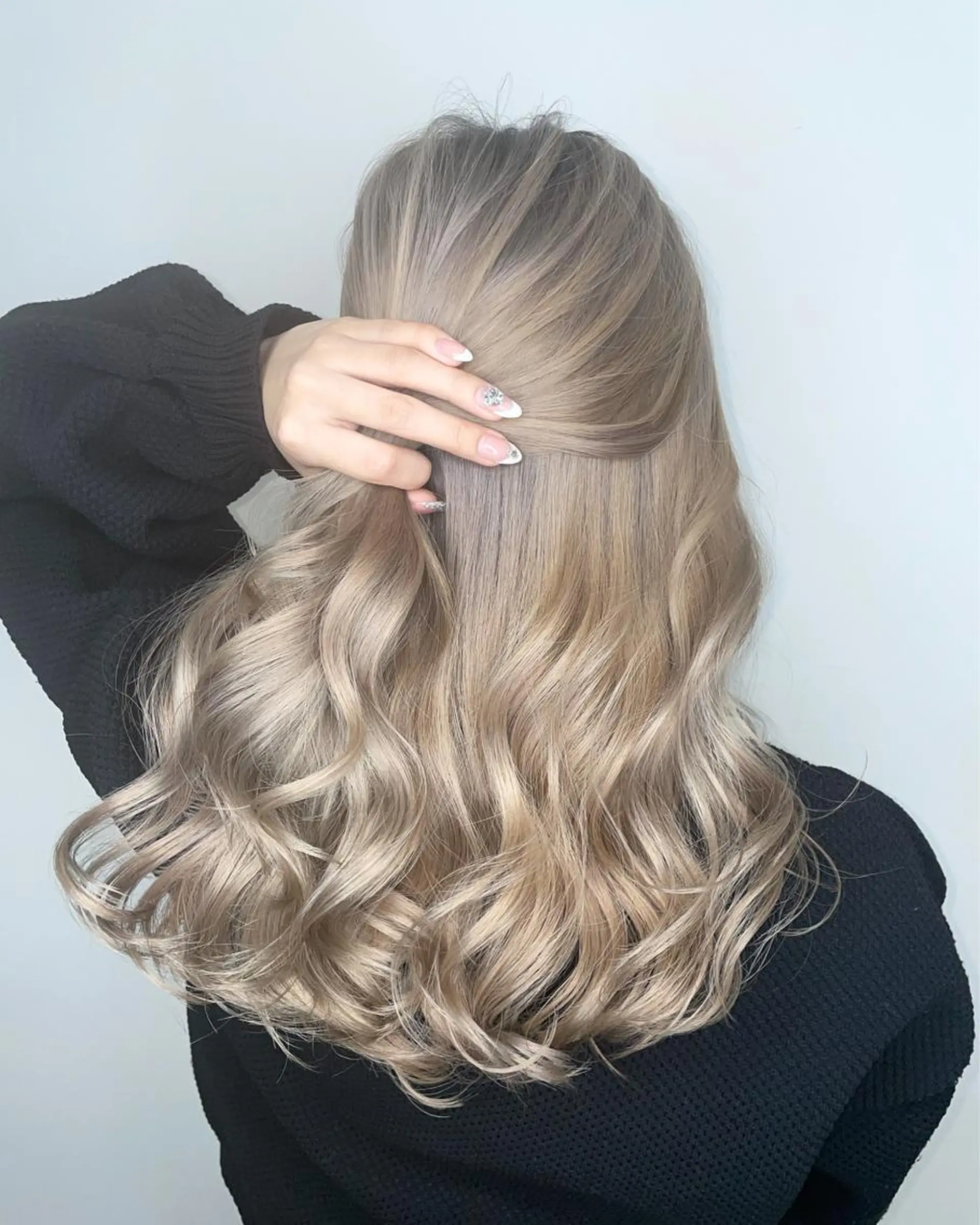 ロング 手島 カミラのヘアスタイル