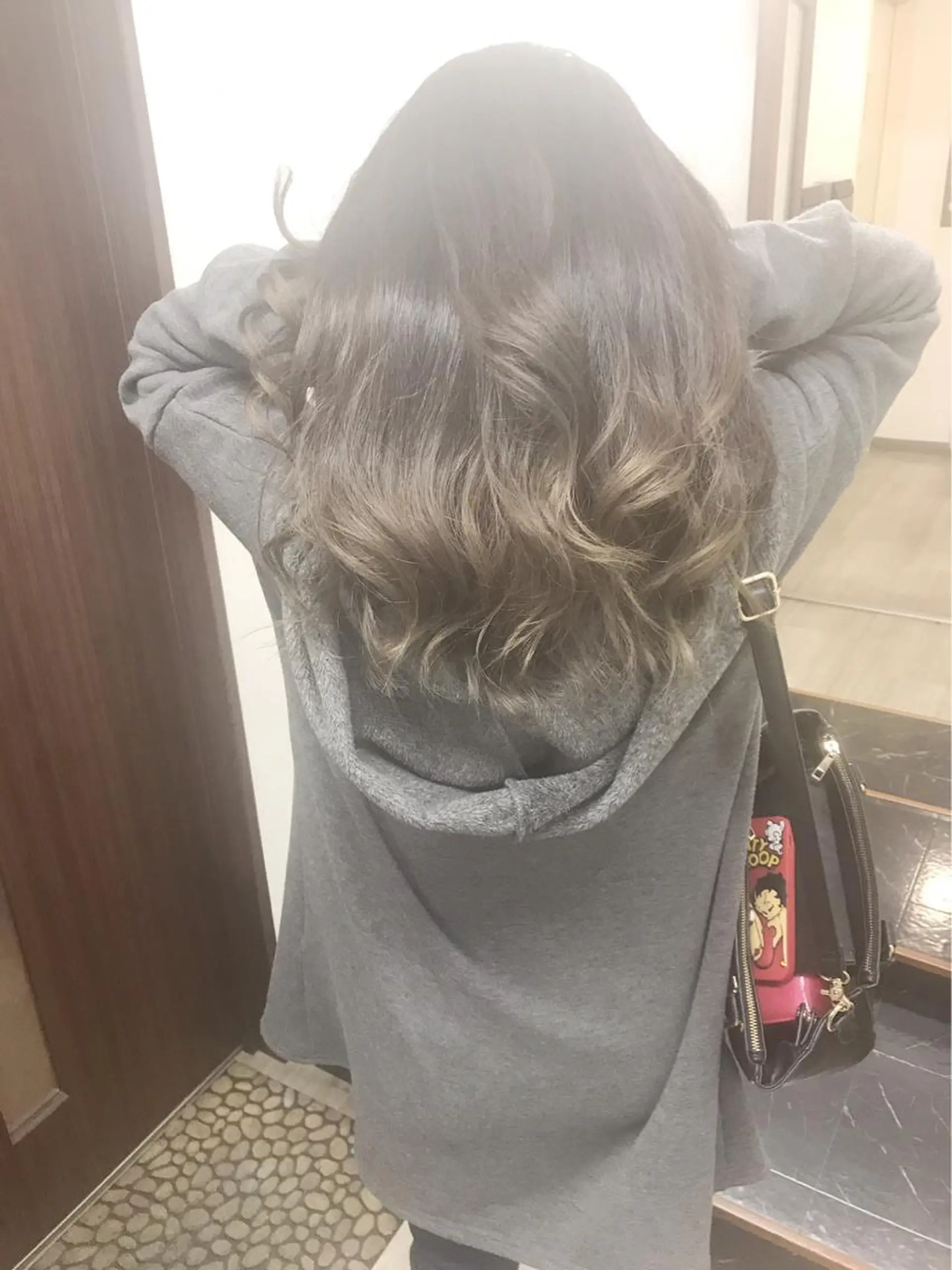 ロング カラー グラデーションカラー ヤナ マネージャーのヘアスタイル