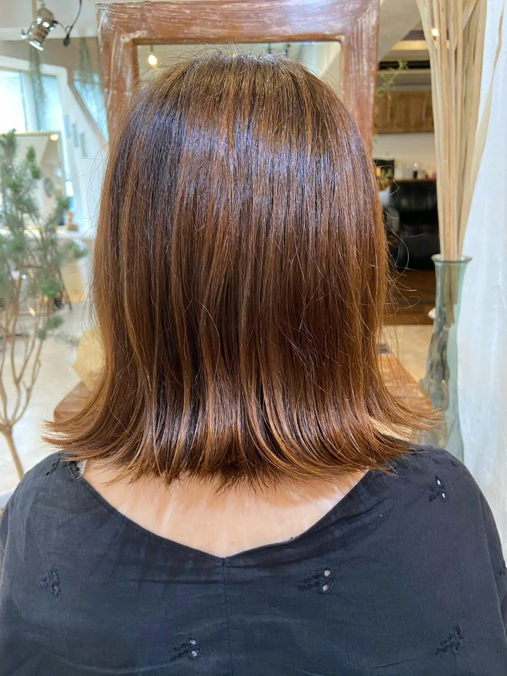 ミディアム カラー 宮本 玲那のヘアスタイル