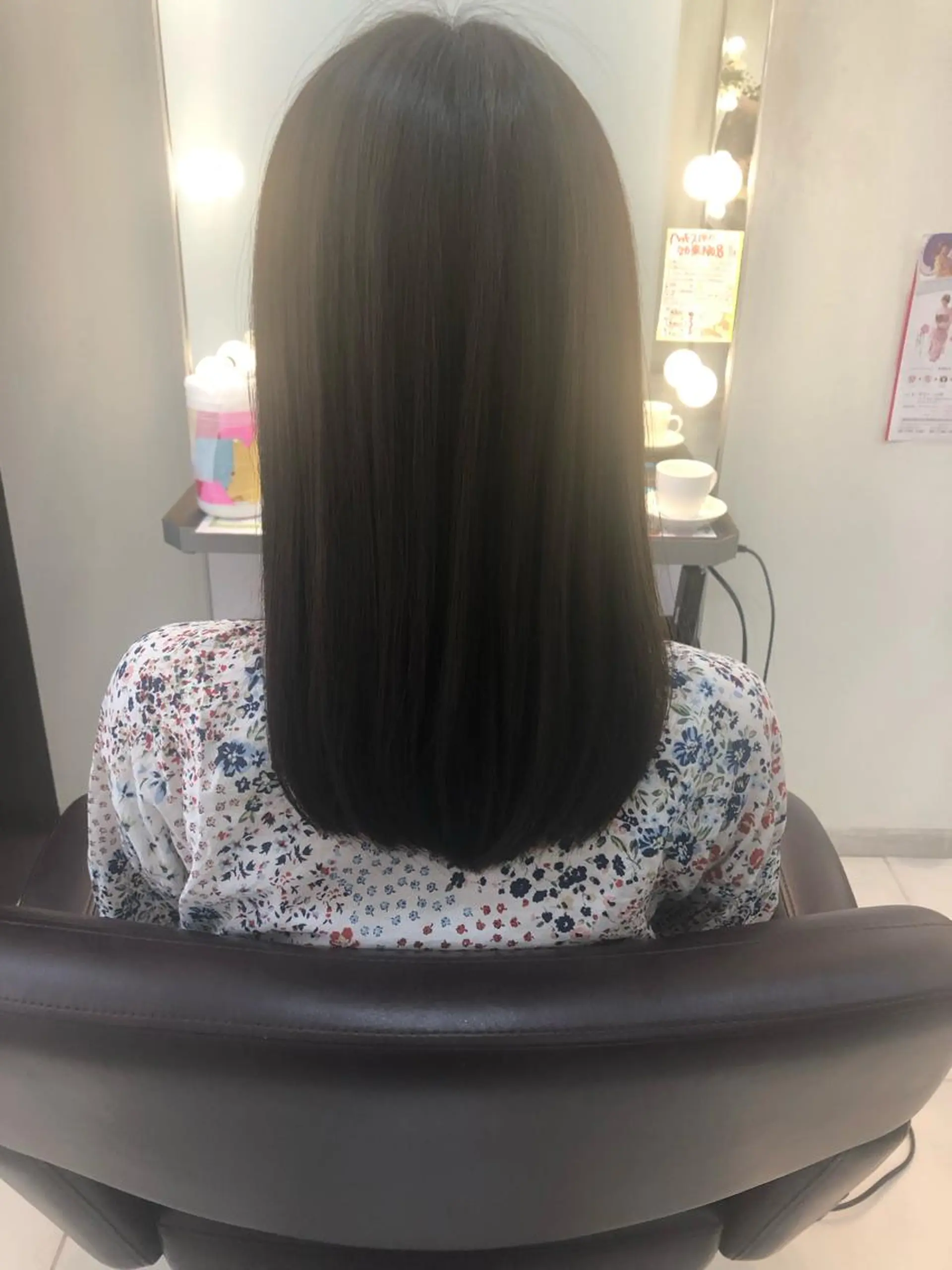 ロング 品田 真里のヘアスタイル