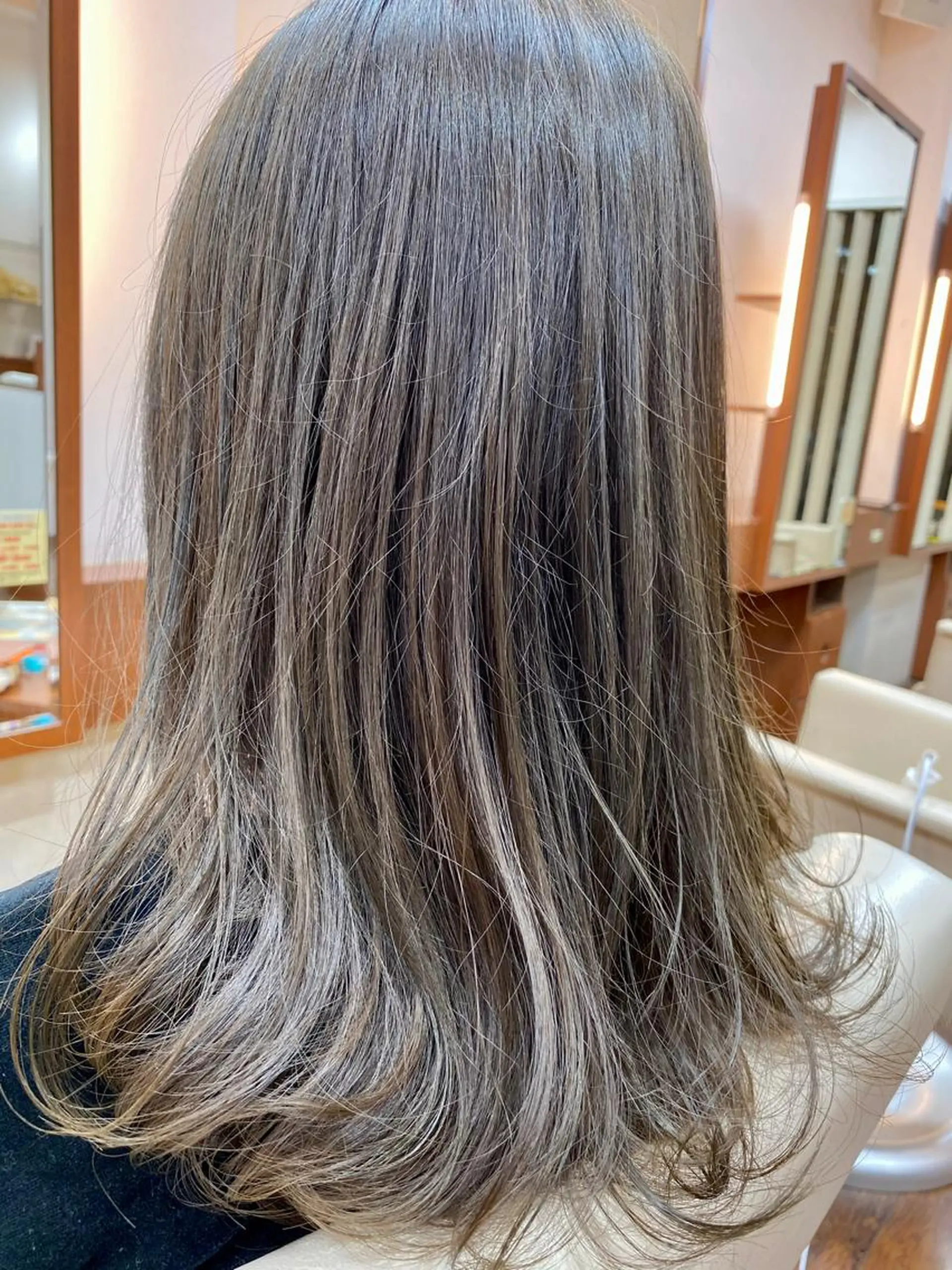 セミロング 縮毛矯正 すきバサミを使わない カット✨高橋廉のヘアスタイル