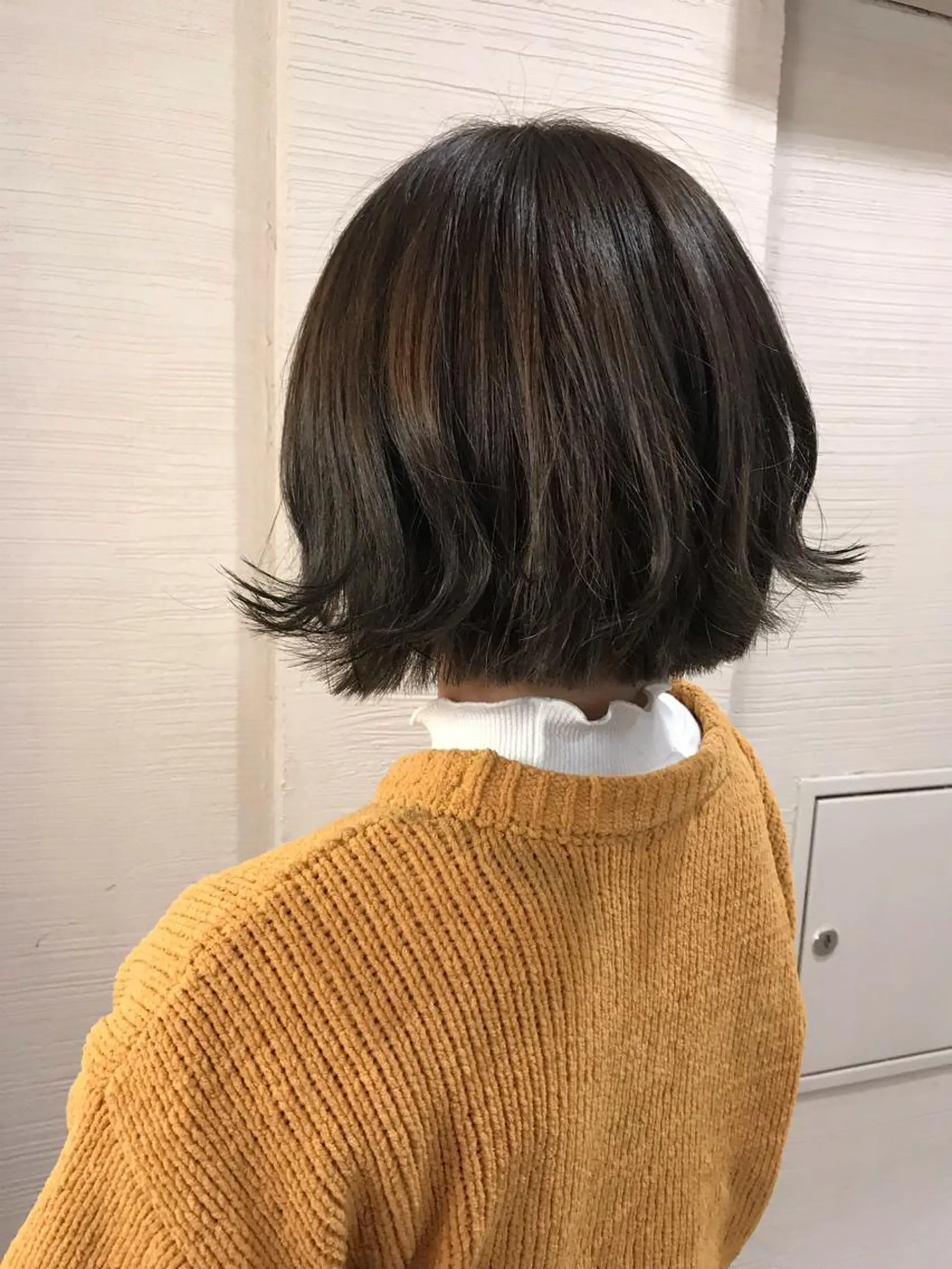 ミディアム カラー アッシュ 磧本 祐里恵のヘアスタイル