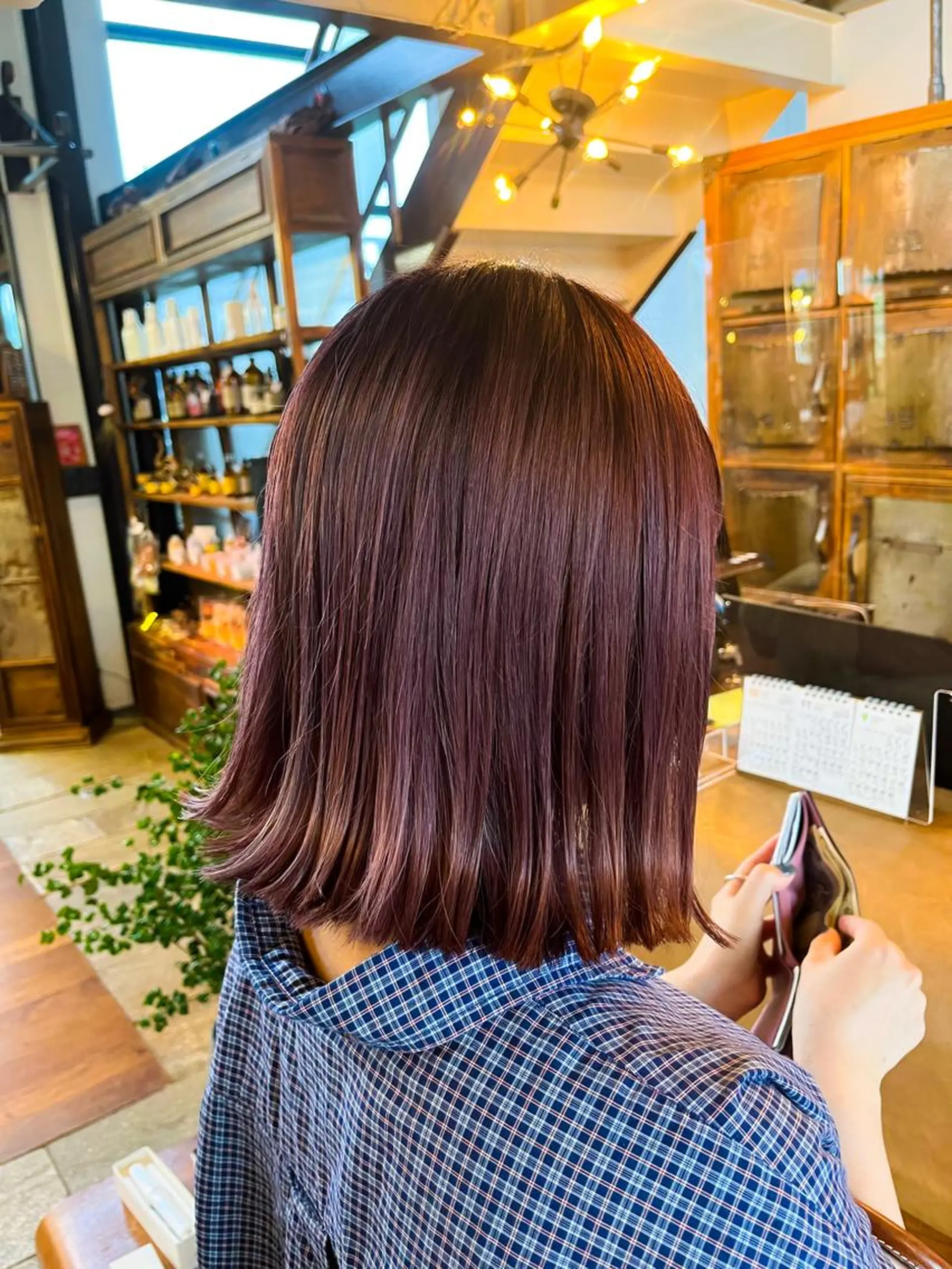 ミディアム カット ヘアカラー 佐藤 美聡のヘアスタイル