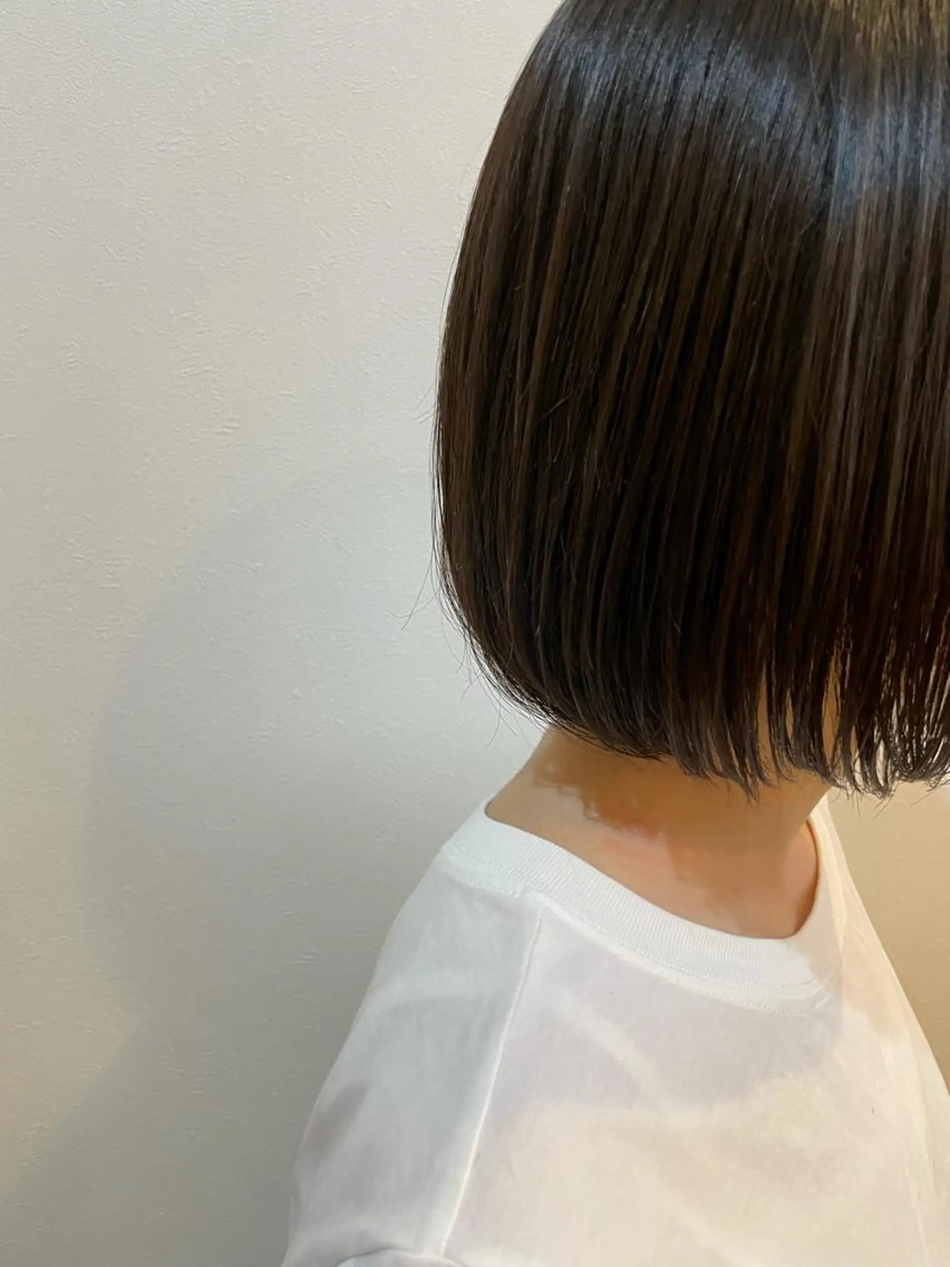 ショート 赤み消しカラー/透 明感カラー/有吉優香のヘアスタイル