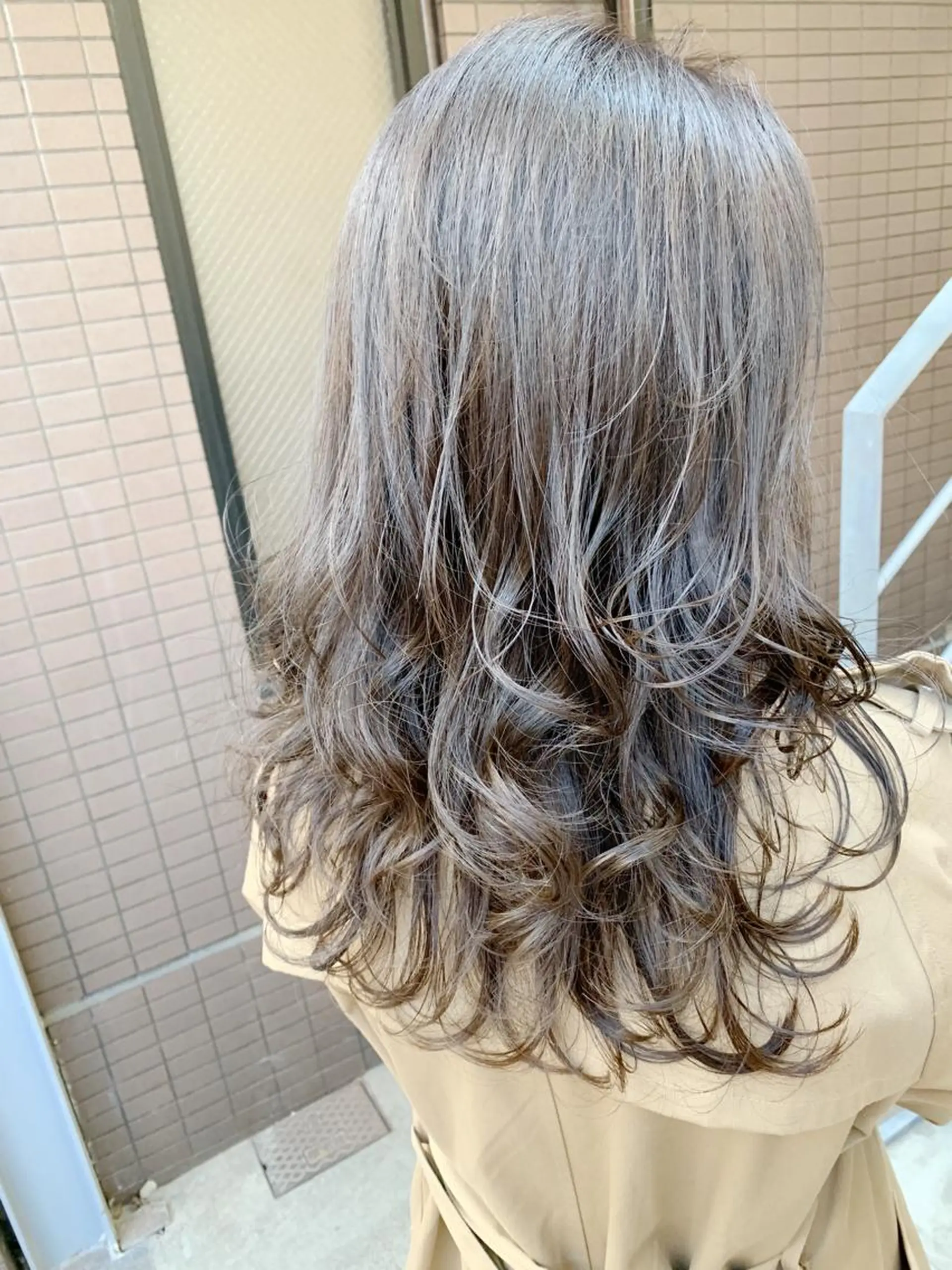 セミロング カラー グレージュ カーキグレージュ DUMBO所属・【完全マンツー 恵比寿】佐藤 翔のヘアスタイル