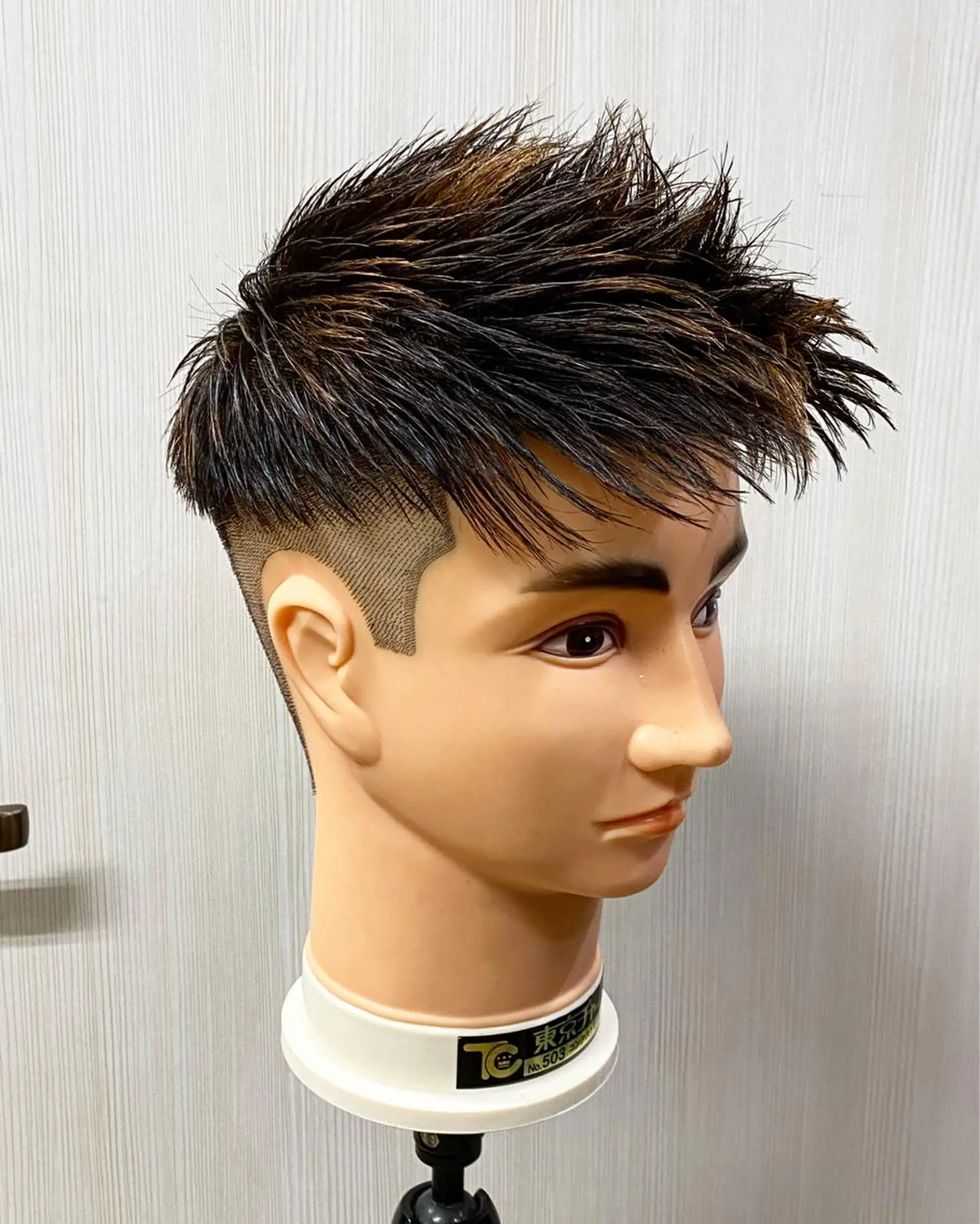 ショート メンズ フェードカット ツーブロック 浅見 天翔のヘアスタイル