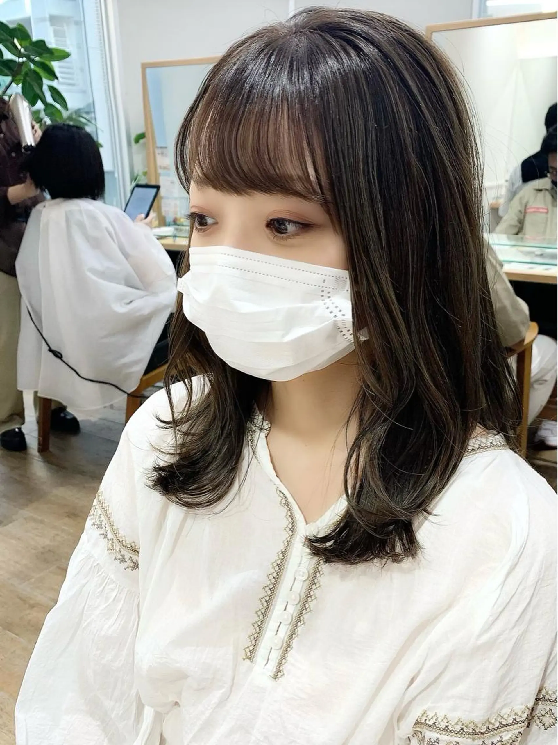 ミディアム カラー パーマ ヘアアレンジ メンズ キッズ ネイル マツエク・マツパ カット ヘアカラー レイヤーカット 🌿透け感カラーのヘアスタイル