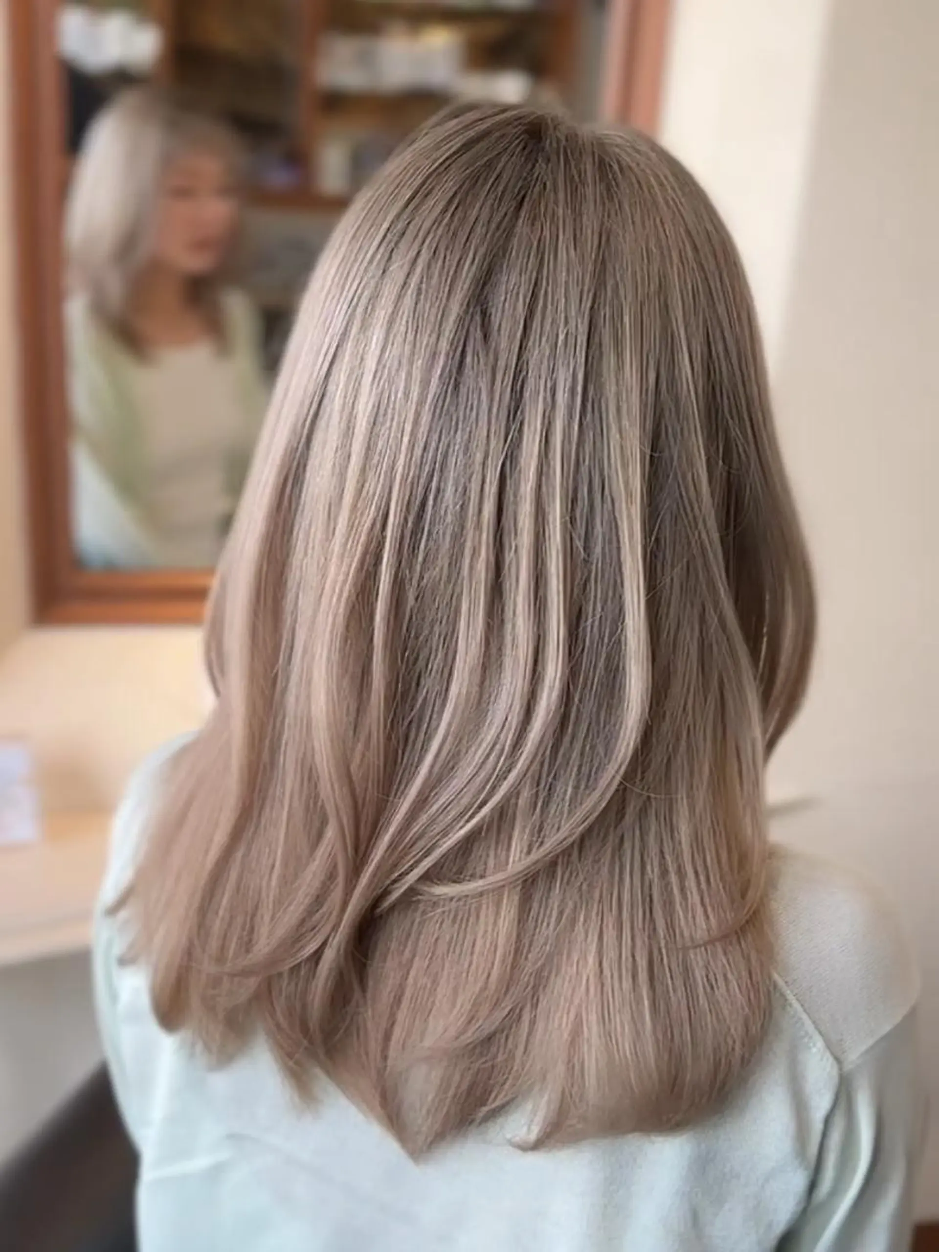 セミロング スタッフ1 アシスタントのヘアスタイル