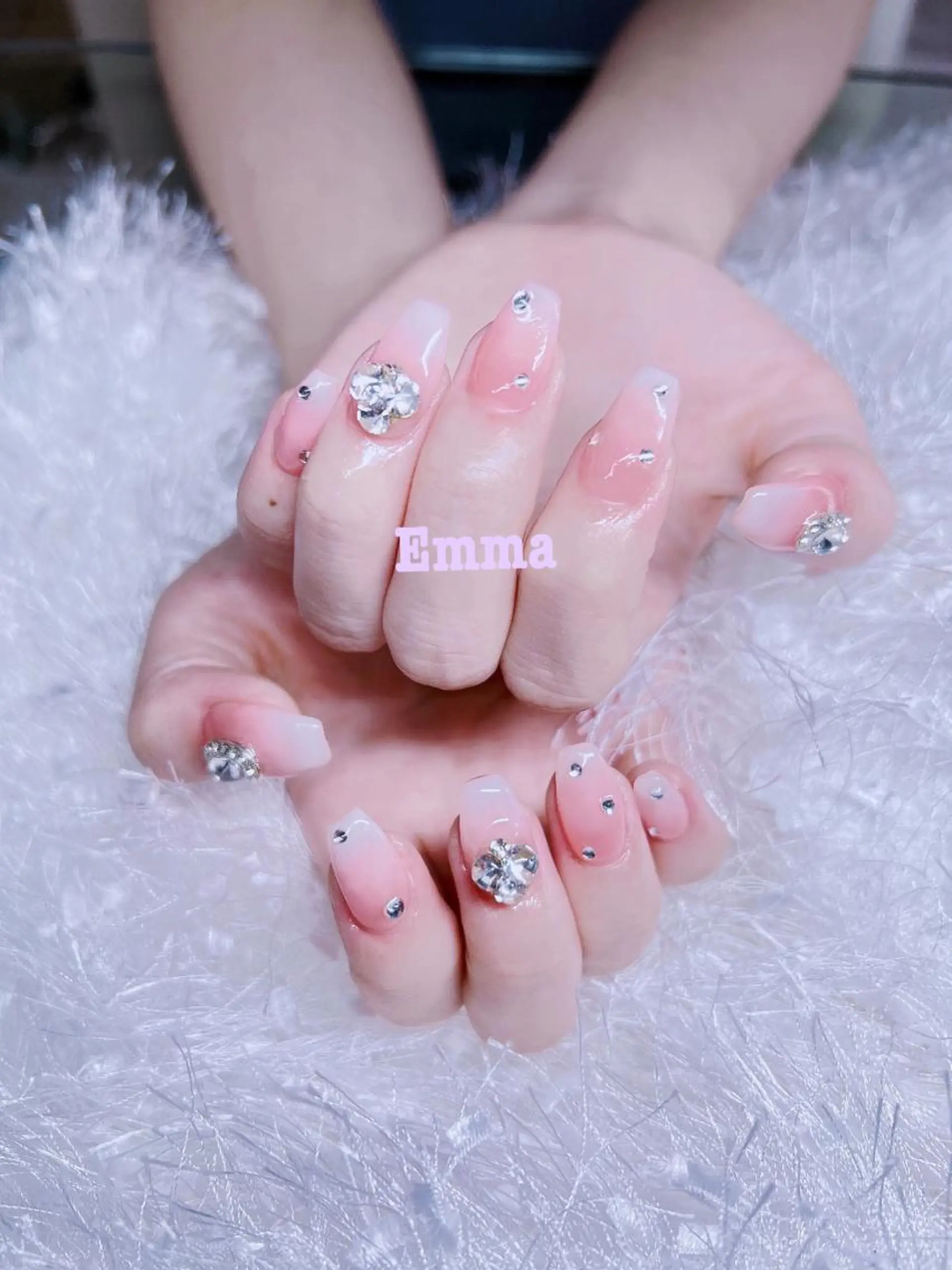 ネイル She   Nail所属・ISA_ BELLAのネイルデザイン