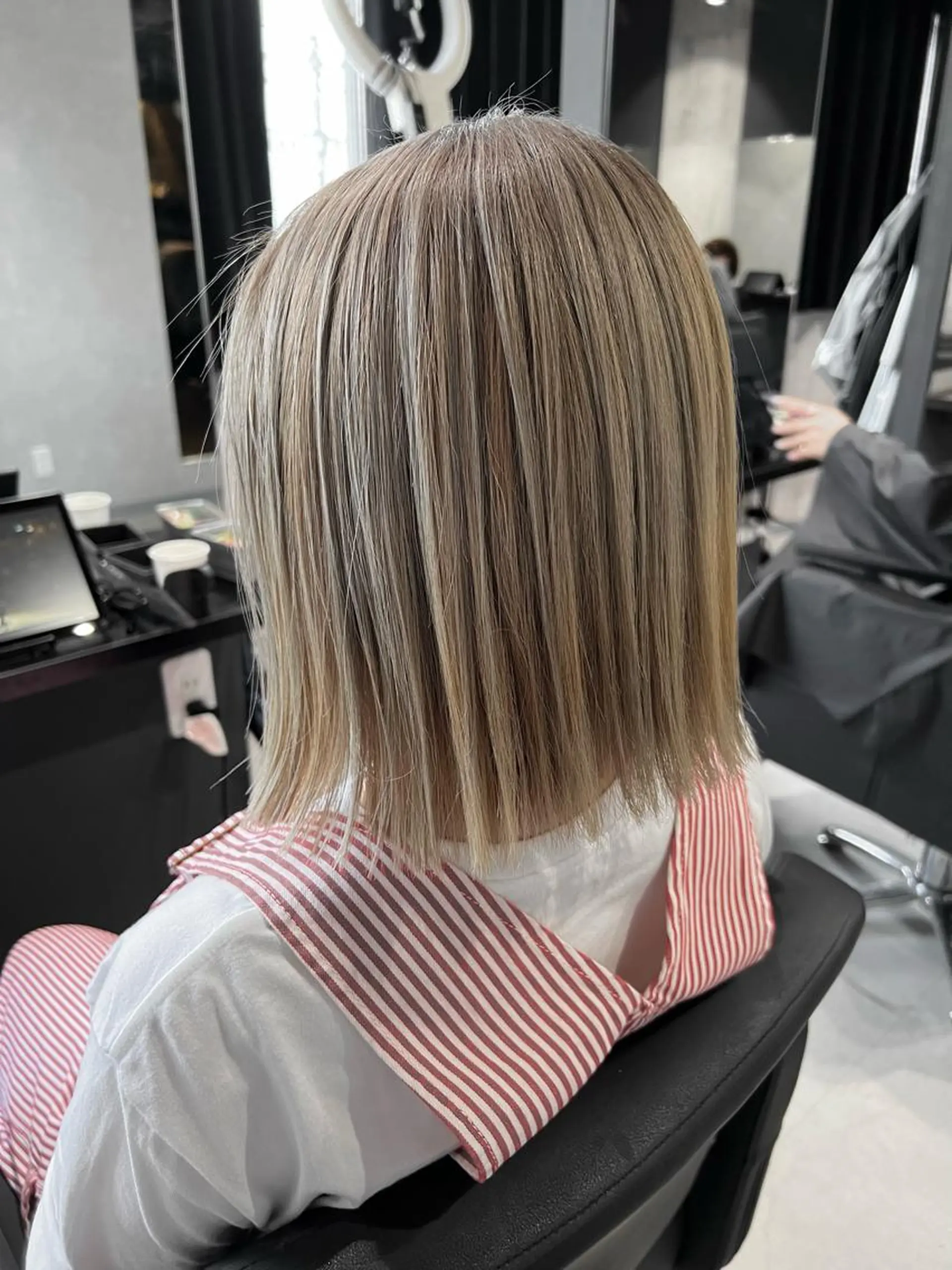 ショート カラー ベージュカラー ブリーチ カット ヘアカラー トリートメント 髪質改善_WHITE RYUSUKEのヘアスタイル