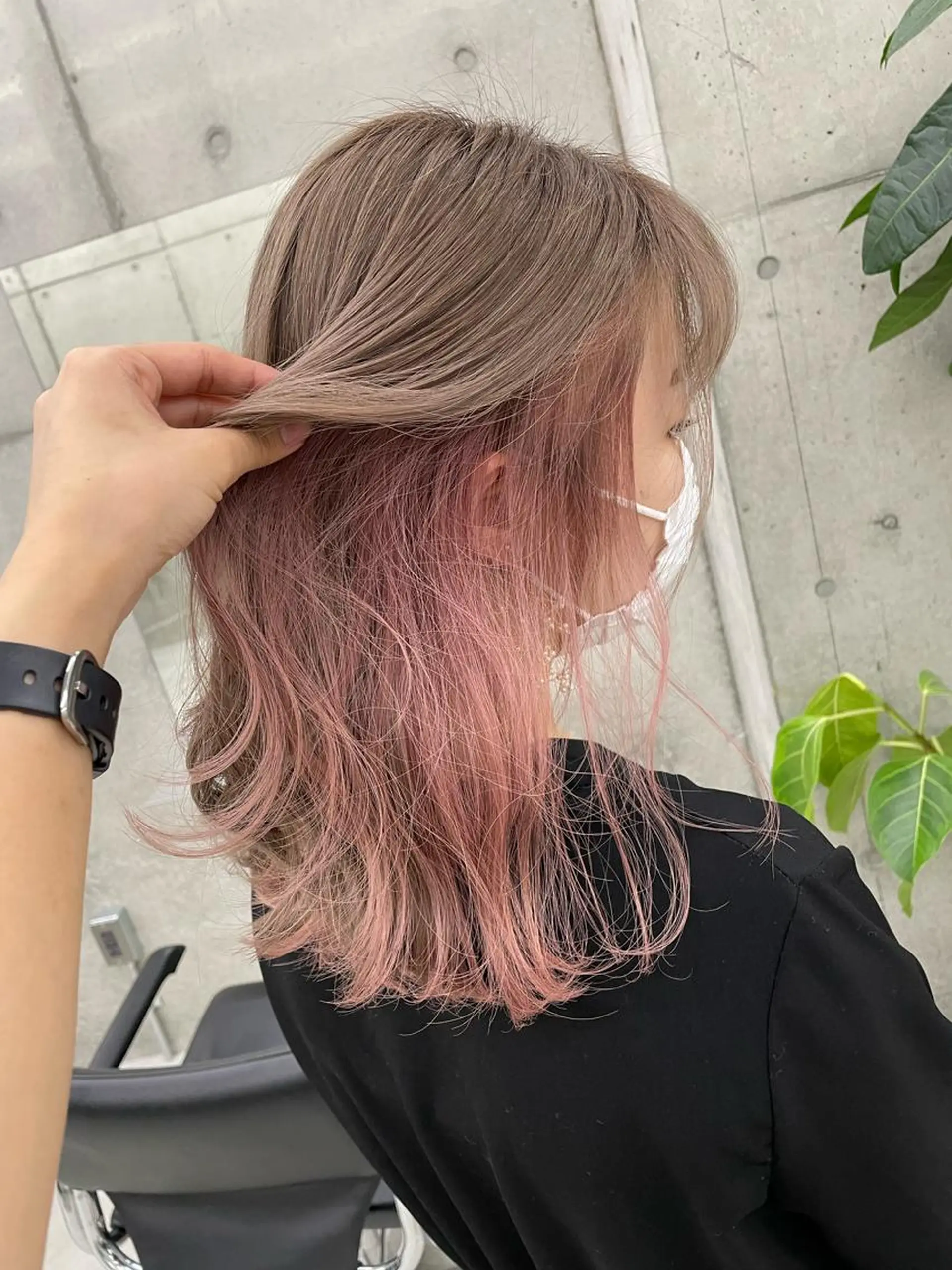 セミロング 手島 カミラのヘアスタイル