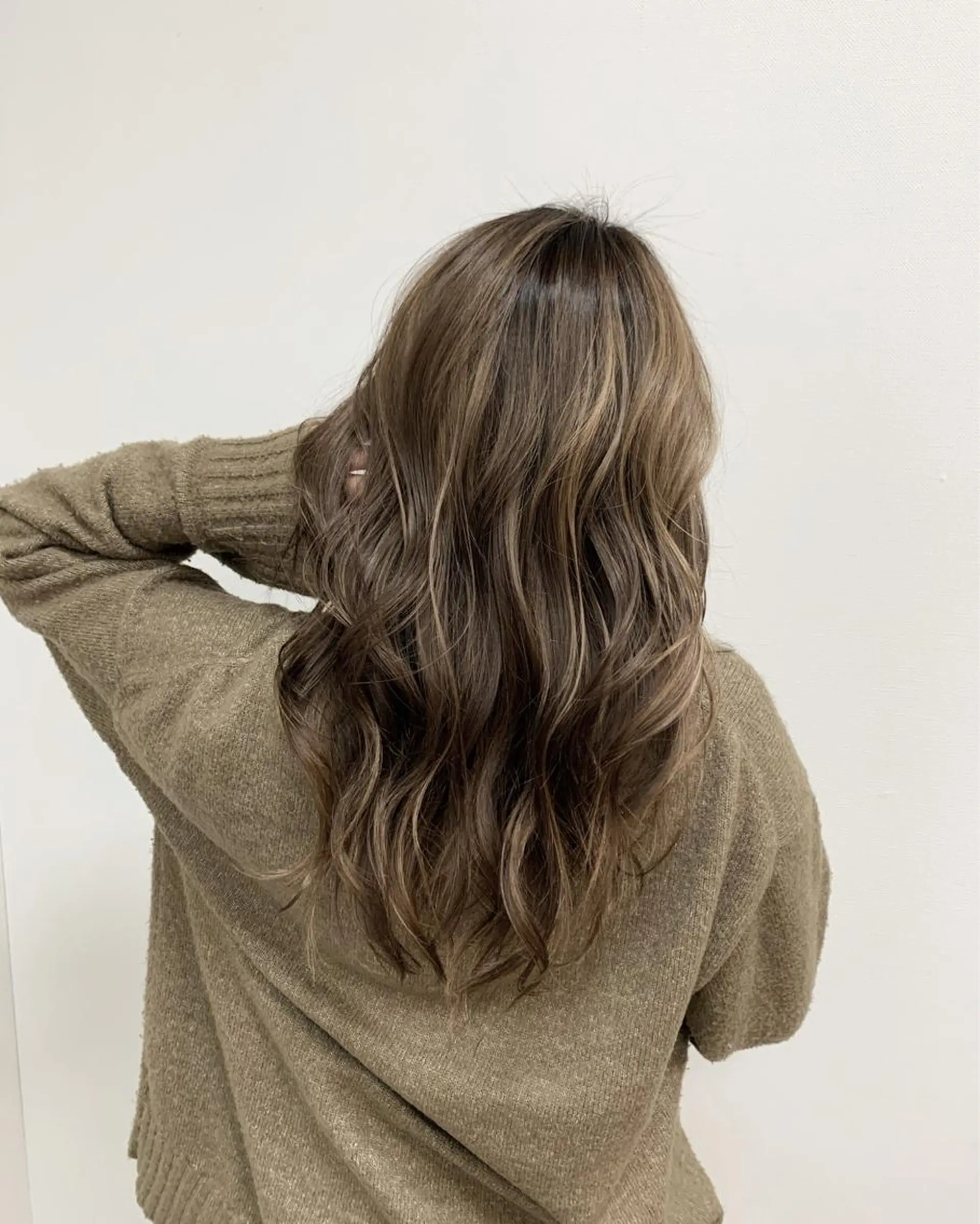 ロング カラー ハイライトカラー ハイライト レイヤー×縮毛矯正 深見 拓のヘアスタイル