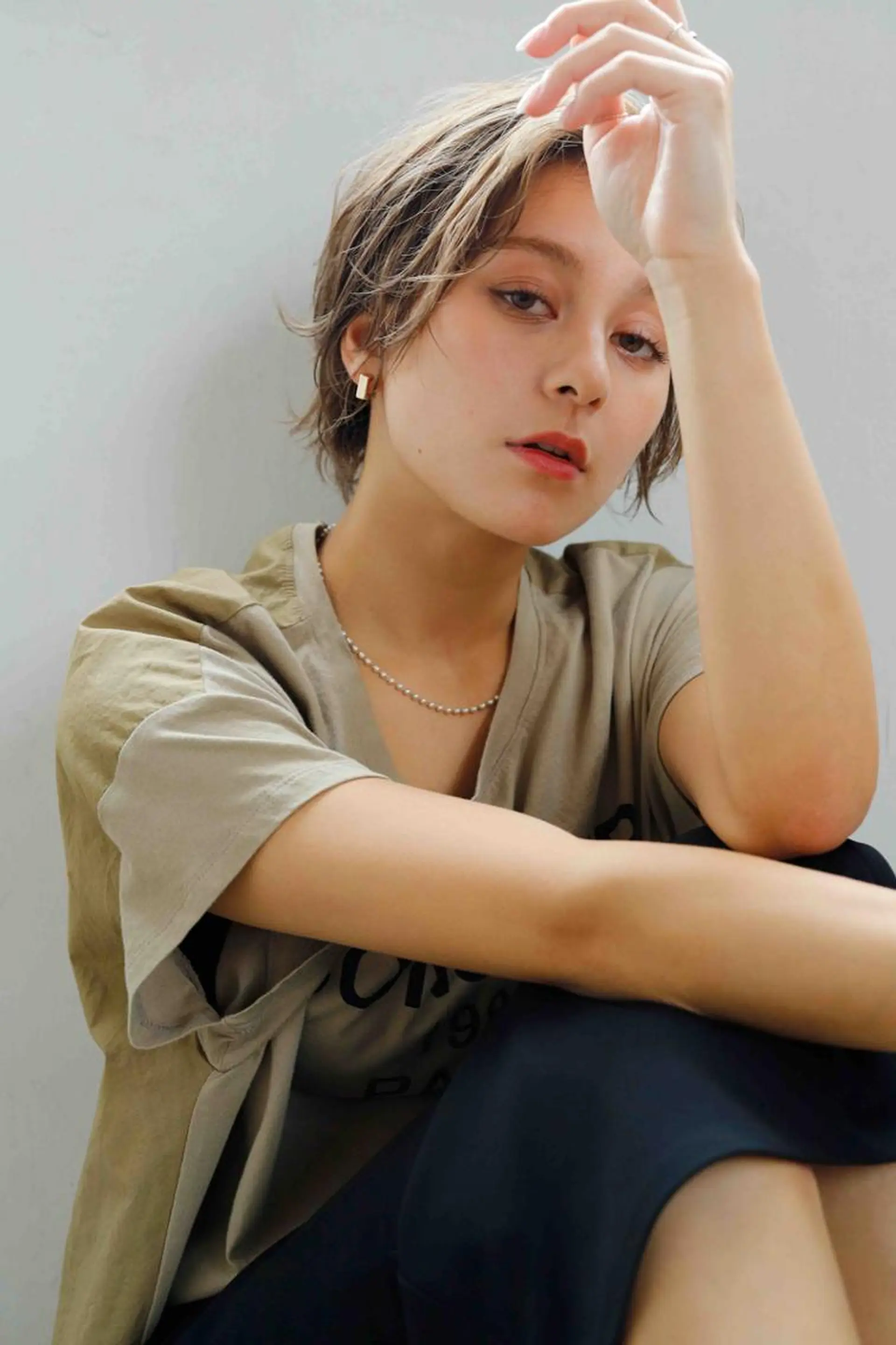 ショート カラー パーマ アディクシーカラー ベージュカラー ケアカラー 透明感カラー イヤリングカラー カット ヘアカラー トリートメント ヘアケア特化型サロン newi 京橋のヘアスタイル