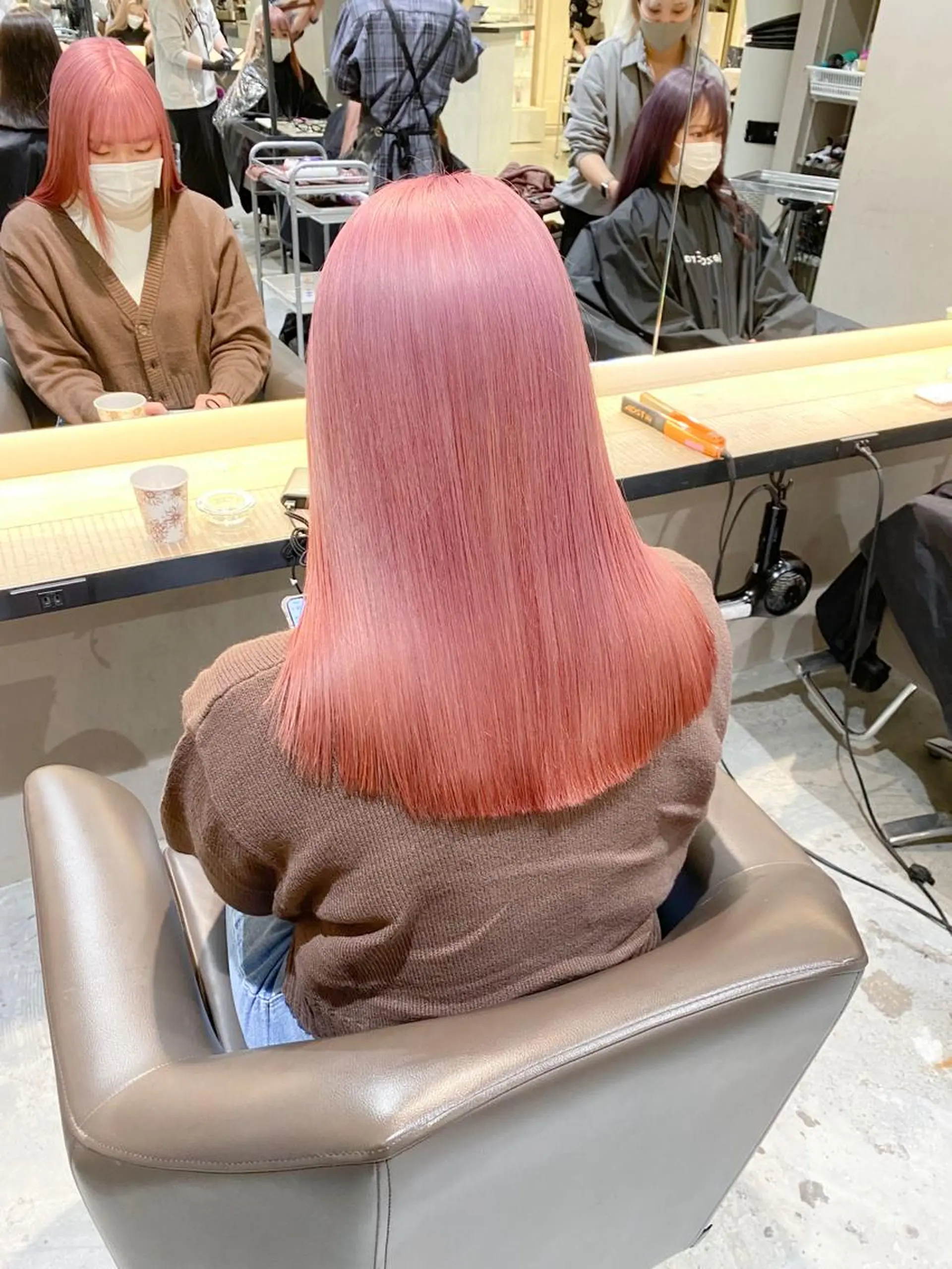 ロング カラー 切りっぱなしボブ レイヤー/縮毛矯正のヘアスタイル