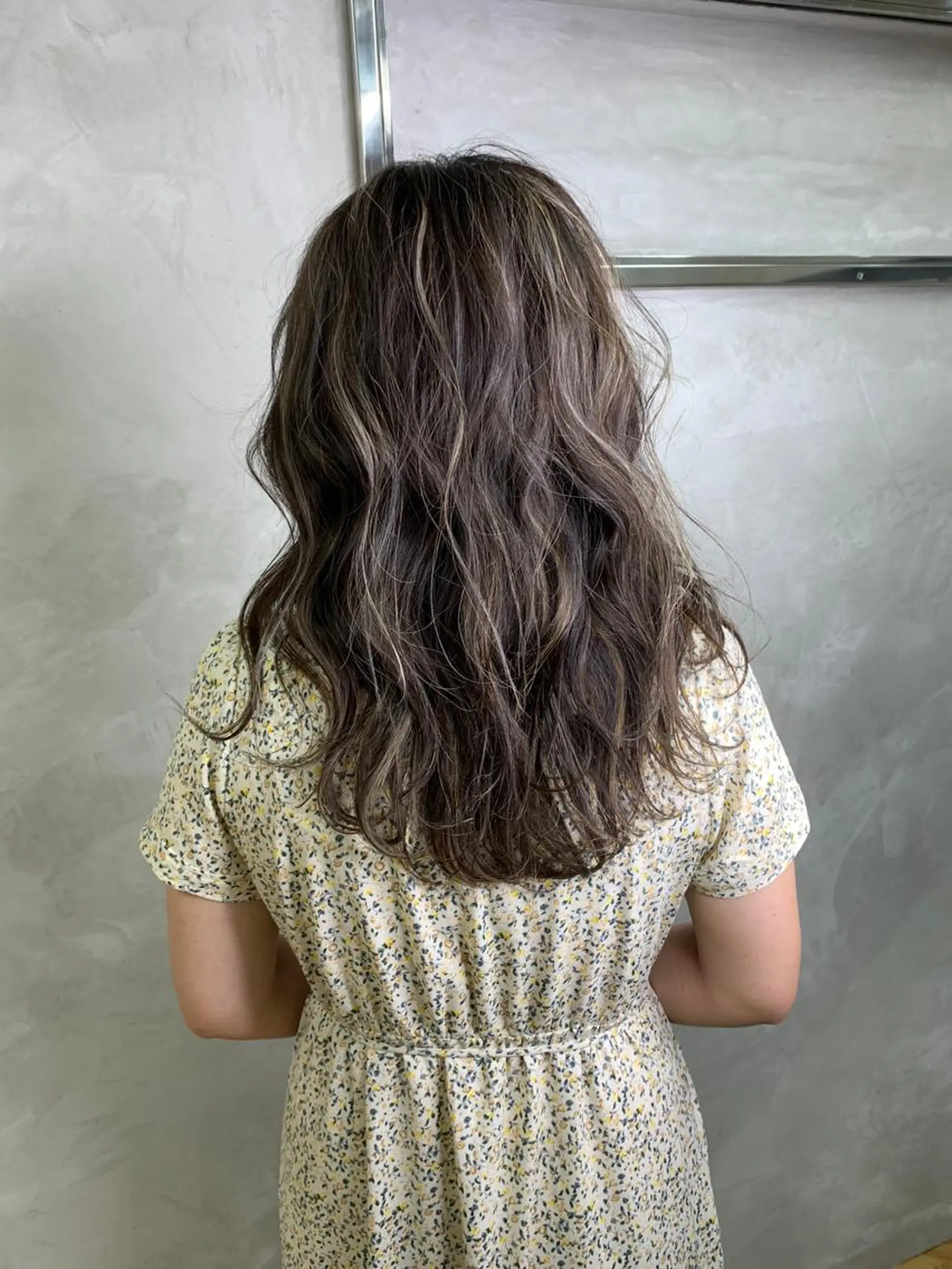 ロング アッシュ ハイライト レイヤーカット カット ヘアカラー トリートメント Selene hair OSAKAのヘアスタイル