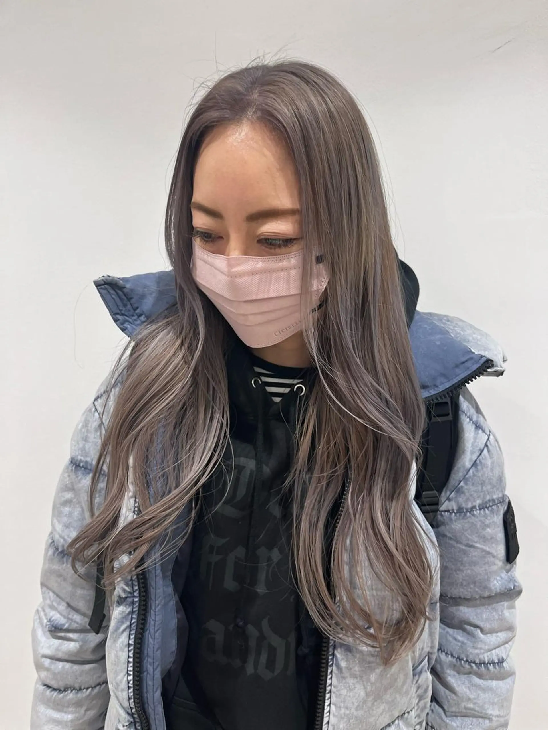 ロング カラー ベージュカラー ホワイトベージュ ヘアカラー 🐺ウルフ× ハイトーン🐺MOEのヘアスタイル