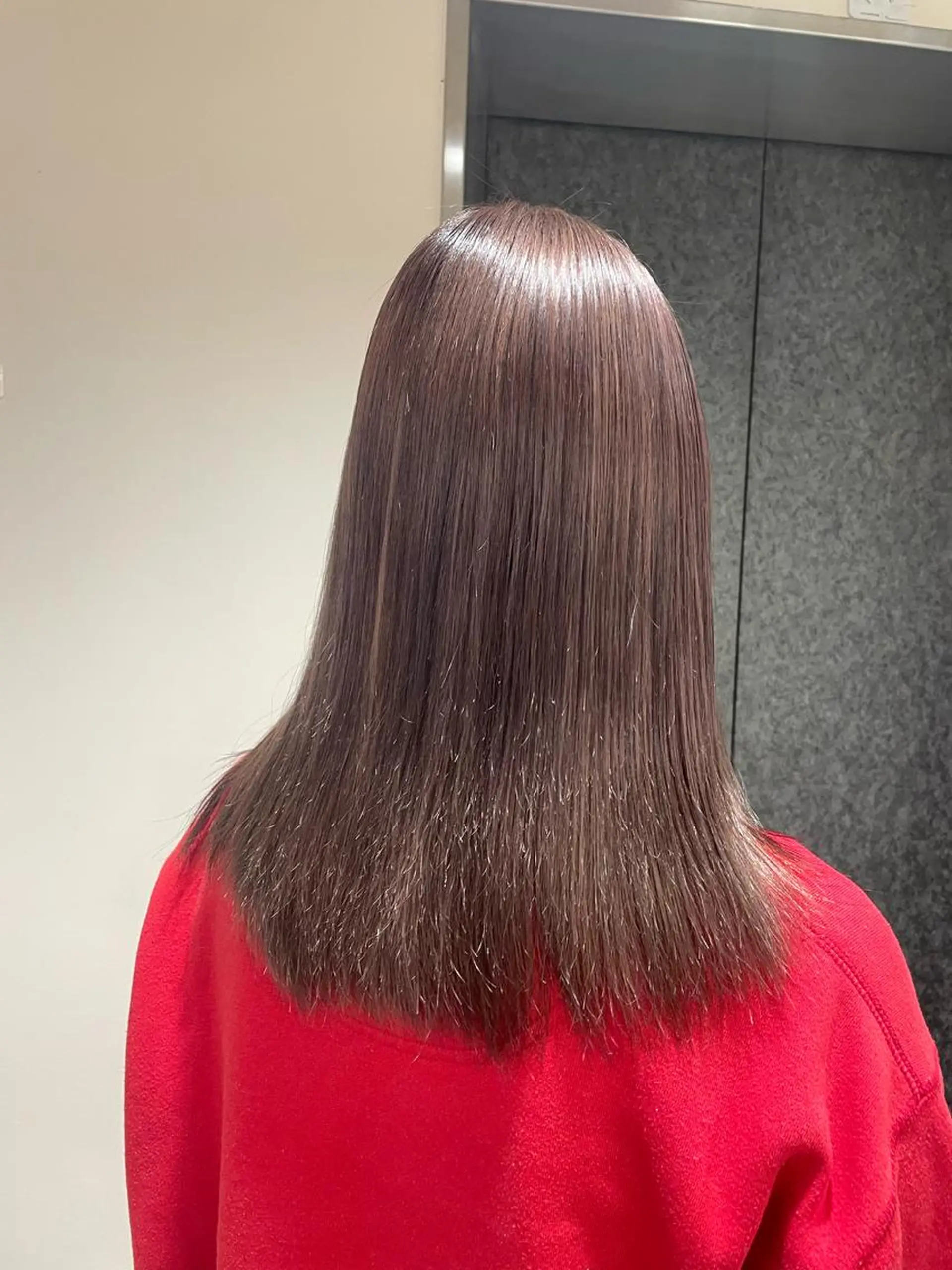 セミロング ラベンダーベージュ ヘアカラー トリートメント soyon心斎橋所属・♡透明感/艶カラー/ M a I ♡のヘアスタイル