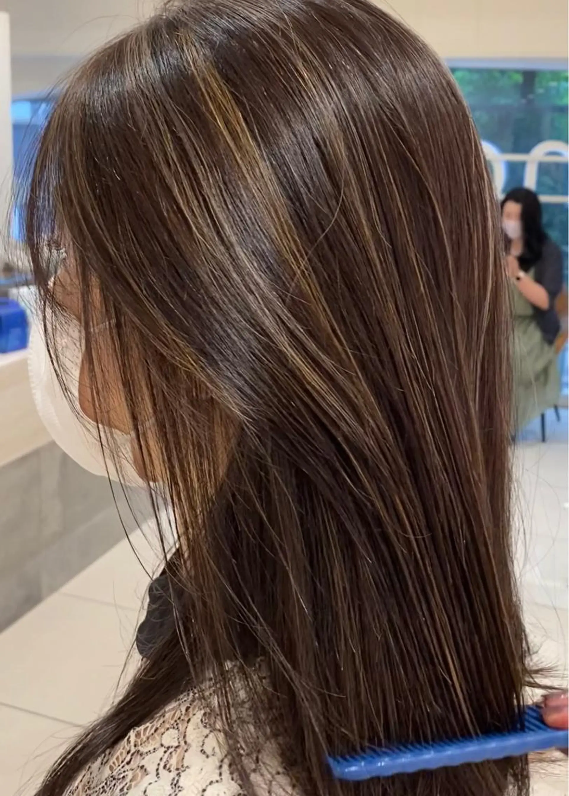 セミロング カラー ベージュカラー ハイライトカラー ラベンダーカラー ラベンダーベージュ ハイライト ヘアカラー トリートメント レイヤーカット/ ハイライト　千咲季のヘアスタイル