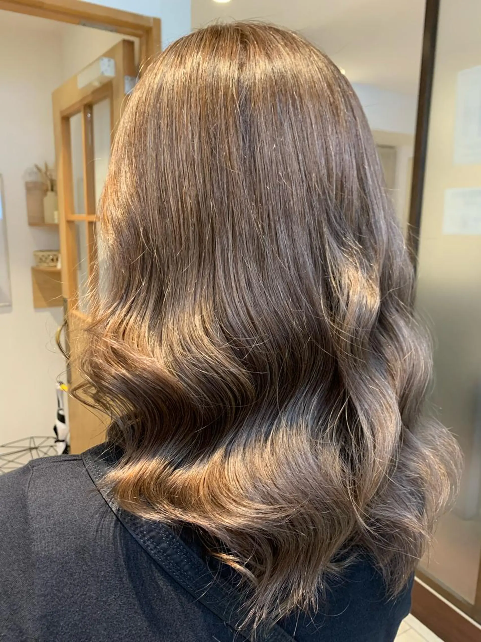 ミディアム ハイライト ヘアカラー 庄司 沙羅のヘアスタイル