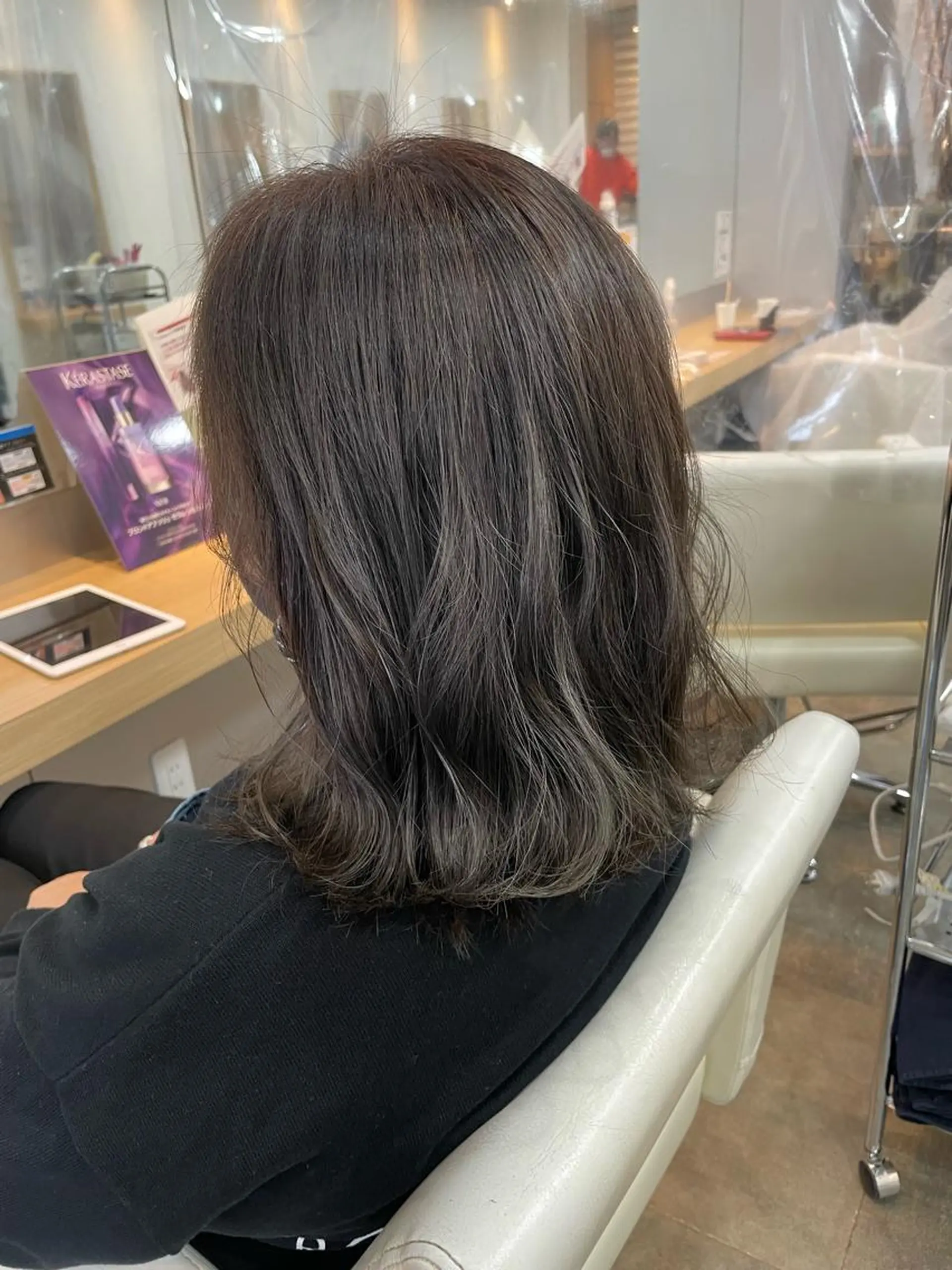 ミディアム N°rico川喜田 里衣のヘアスタイル