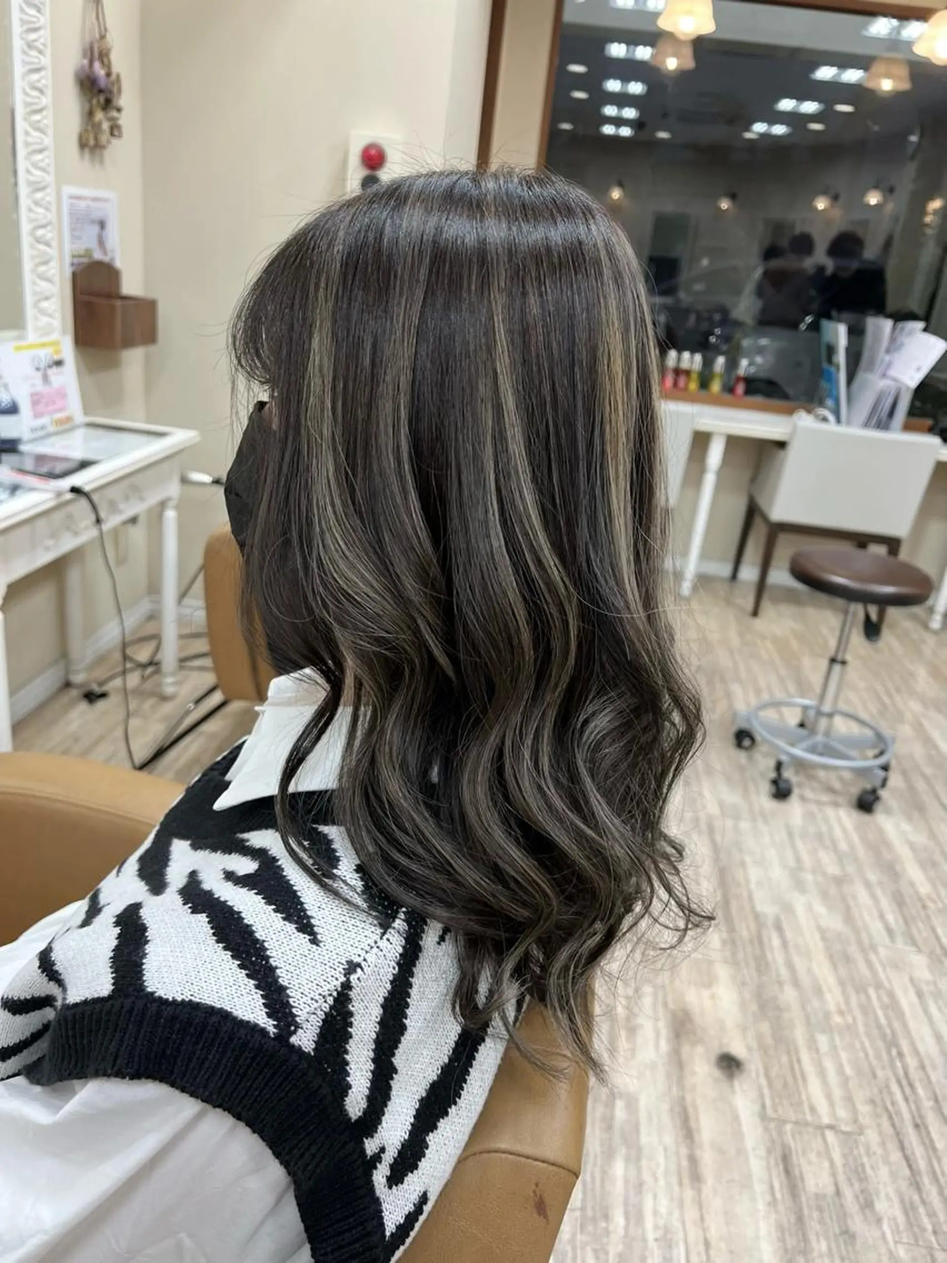 カラー SALOWIN栄 高須大貴のヘアスタイル