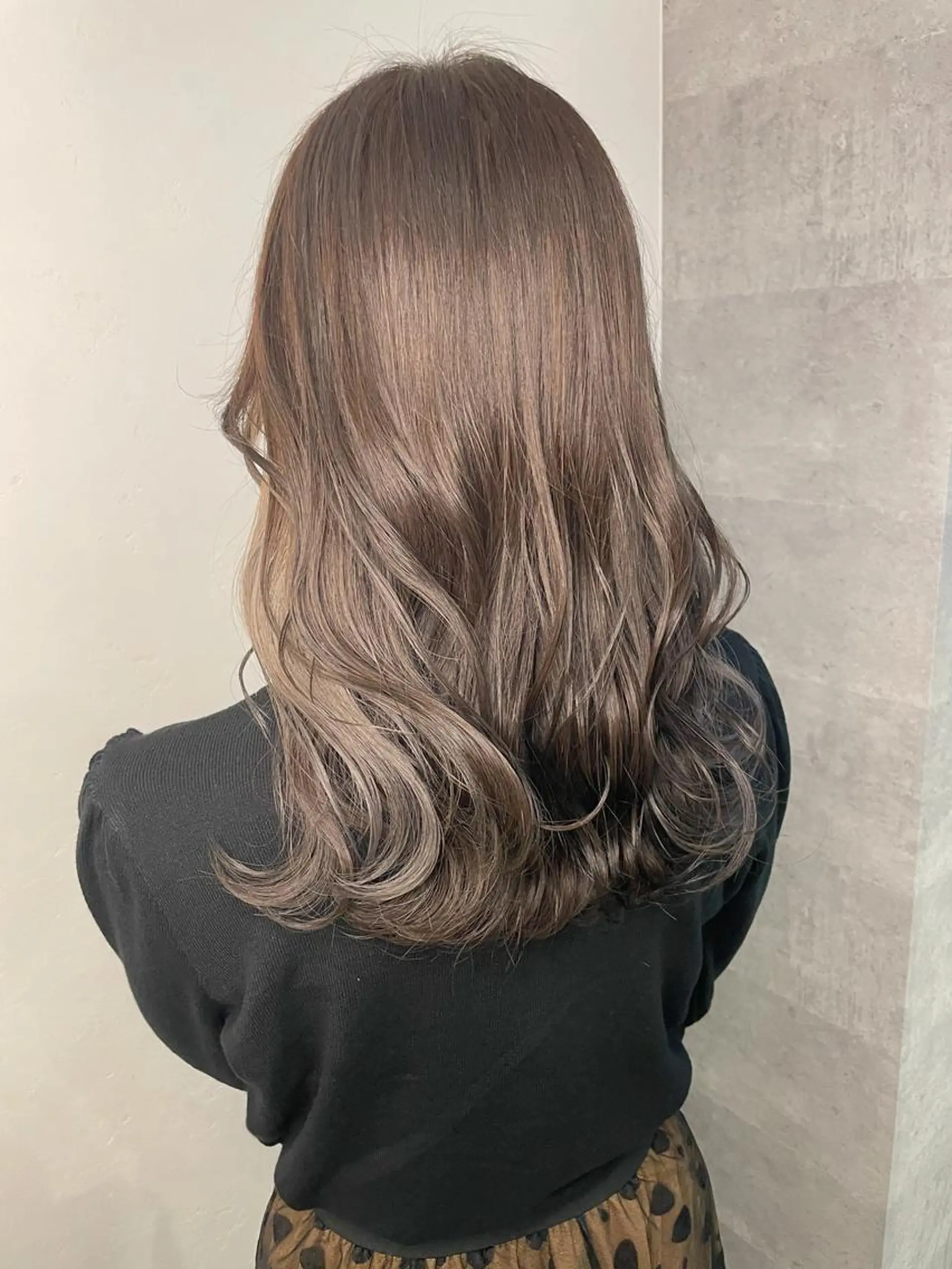 セミロング 外国人風カラー ハイライト 髪質改善 似合わせカット トリートメント カット パーマ _WHITE+ 南海難波店のヘアスタイル