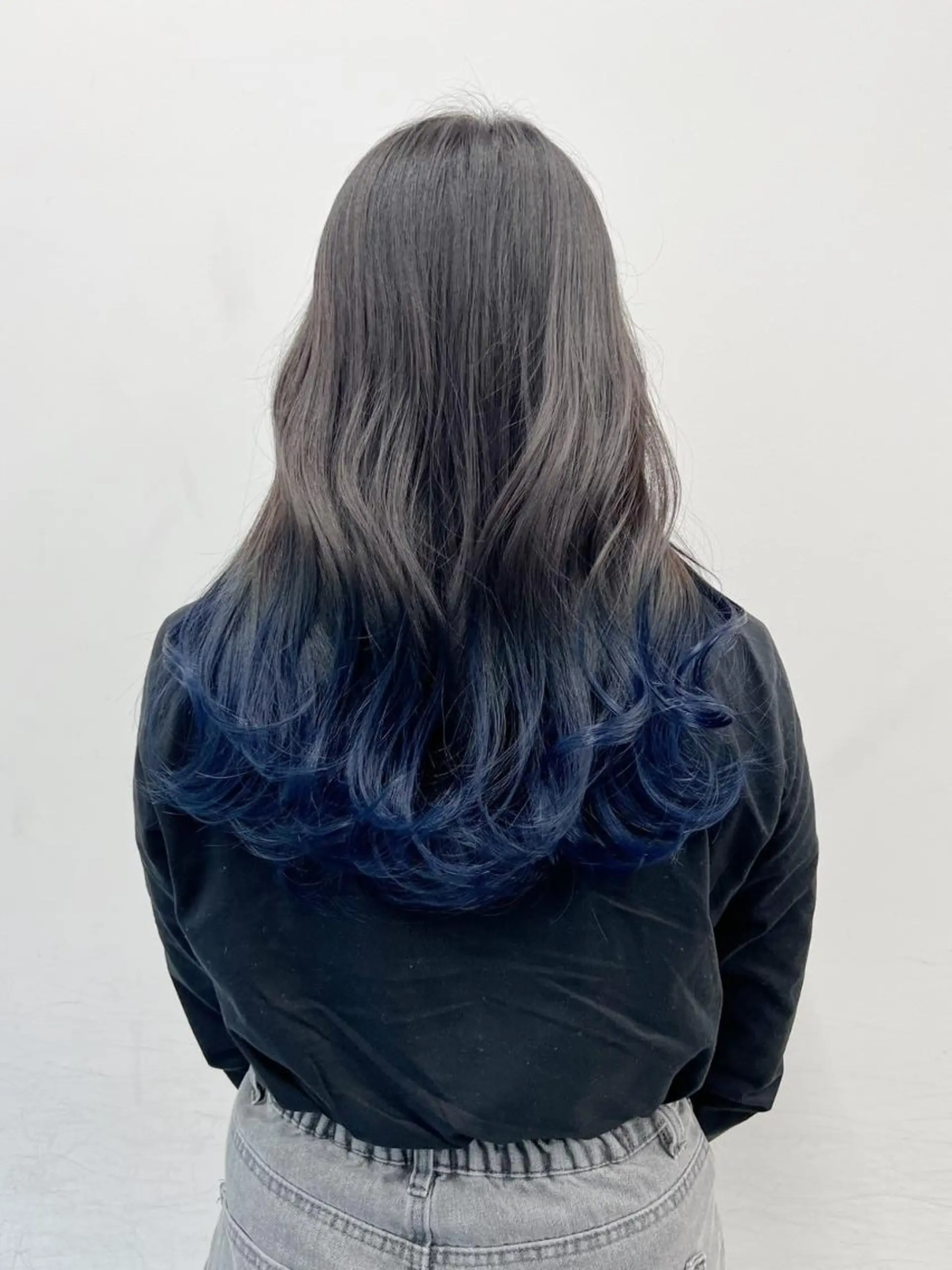 ロング カラー アディクシーカラー アッシュ ブルーカラー ダークアッシュ グレージュ 【公式】amble luxe池袋東口🩷のヘアスタイル