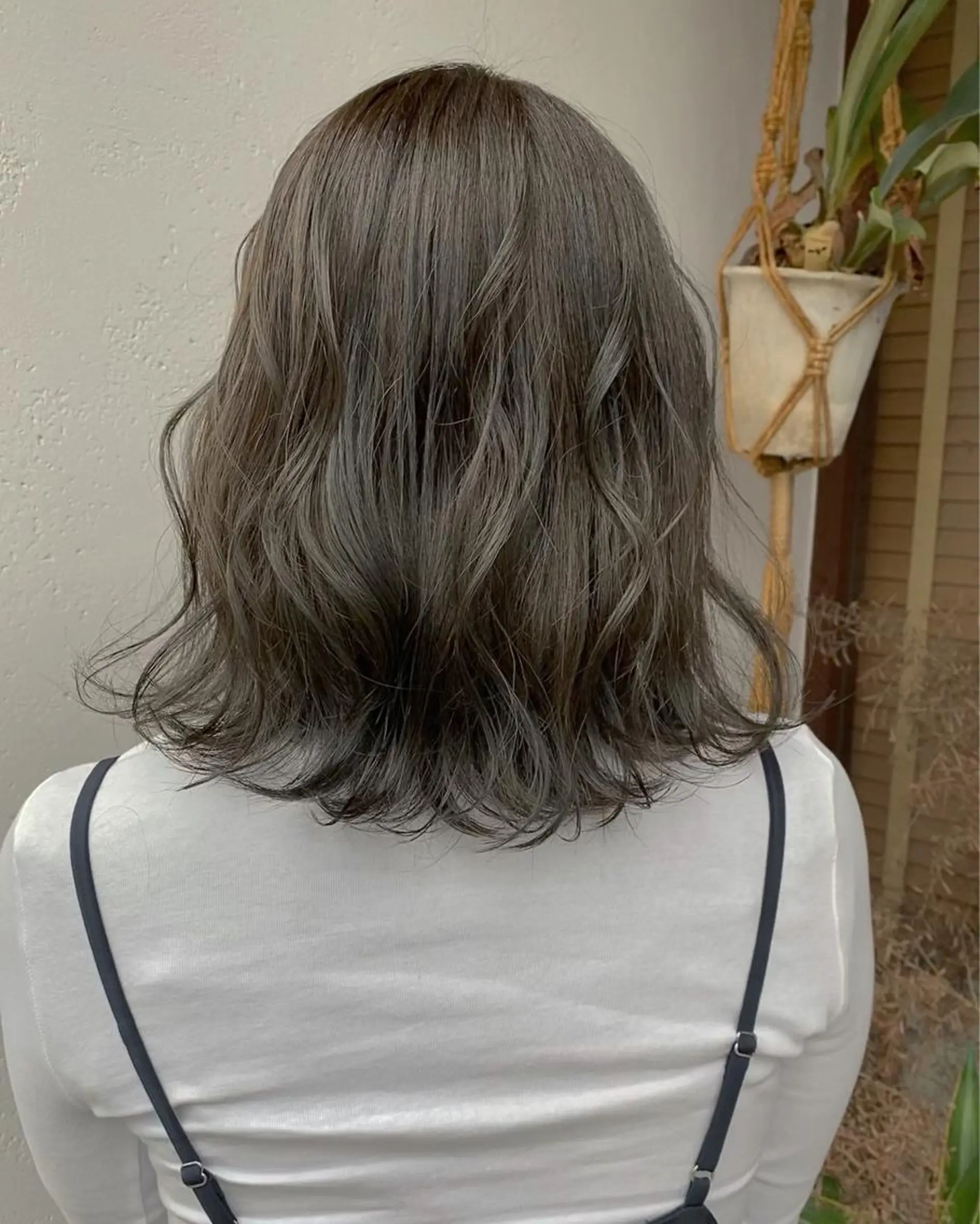 ミディアム カット ヘアカラー トリートメント 青木 みなのヘアスタイル