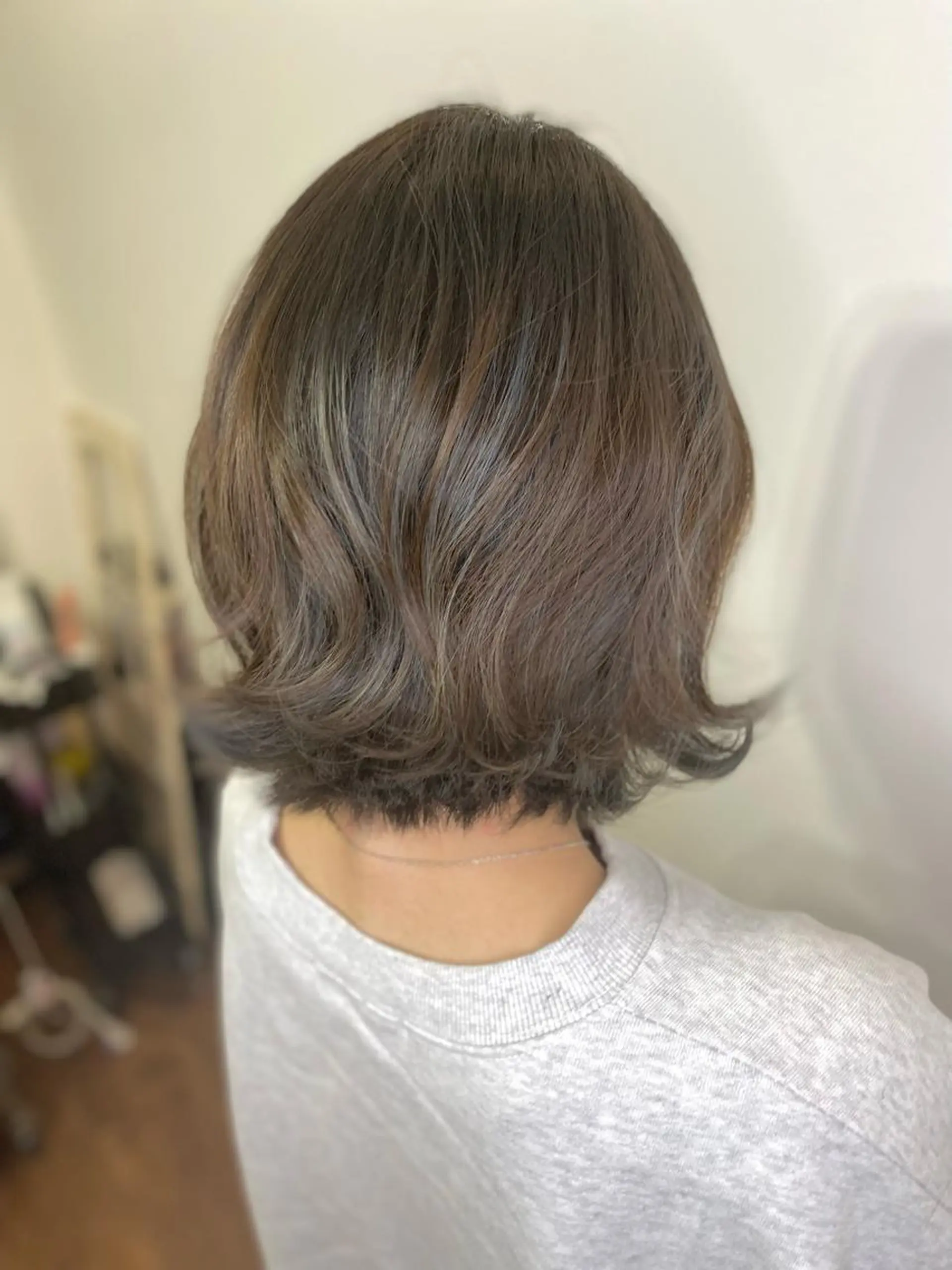 ミディアム カラー グレージュ ハイライトカラー ハイライト カット ヘアカラー トリートメント Luzir⭐︎ GEN⭐︎のヘアスタイル