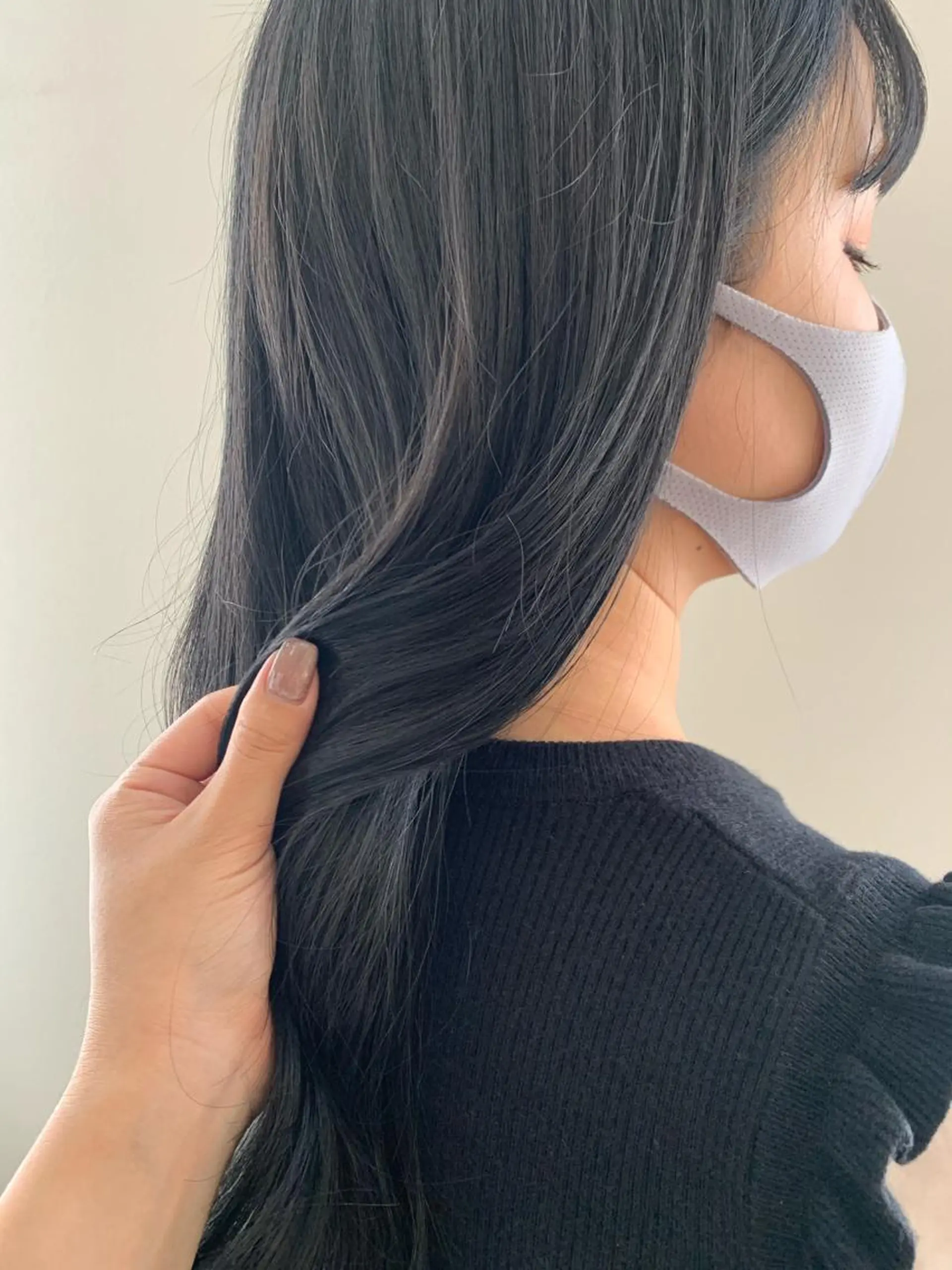 ロング カラー 黒髪 グレーブラック イルミナカラー 韓国🇰🇷髪質改善 Chisaki치사키のヘアスタイル