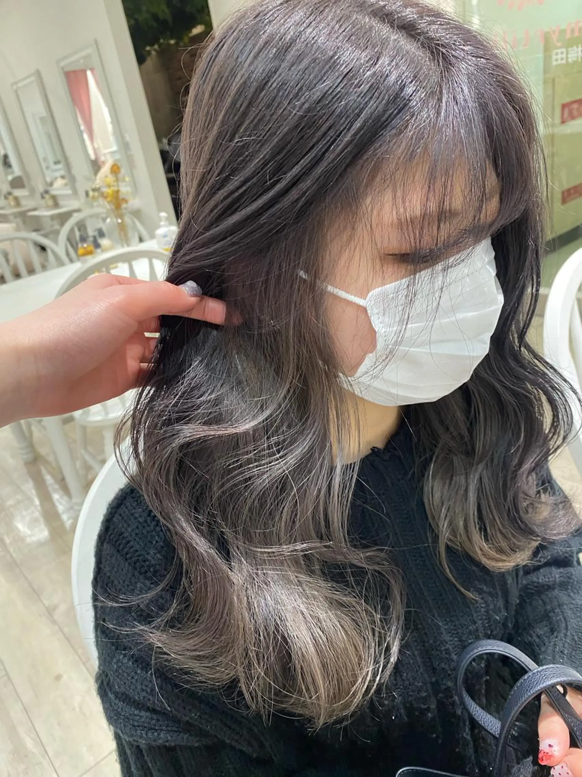 ロング カラー ブリーチ 透明感カラー ラベンダーカラー シルバー 暖色カラー✨️ 門内 梨真のヘアスタイル