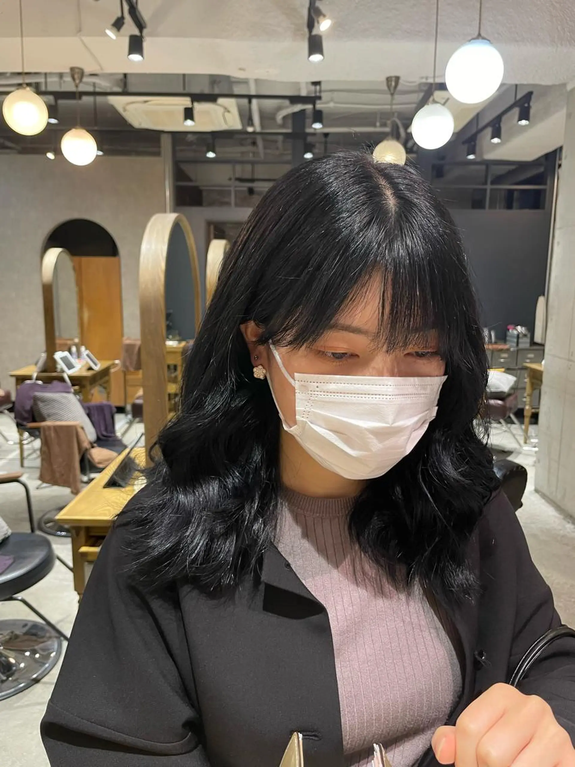 ミディアム カラー 黒髪 ブリーチ ブルーカラー ブルーブラック ブリーチなしカラー loely 💞miyuのヘアスタイル