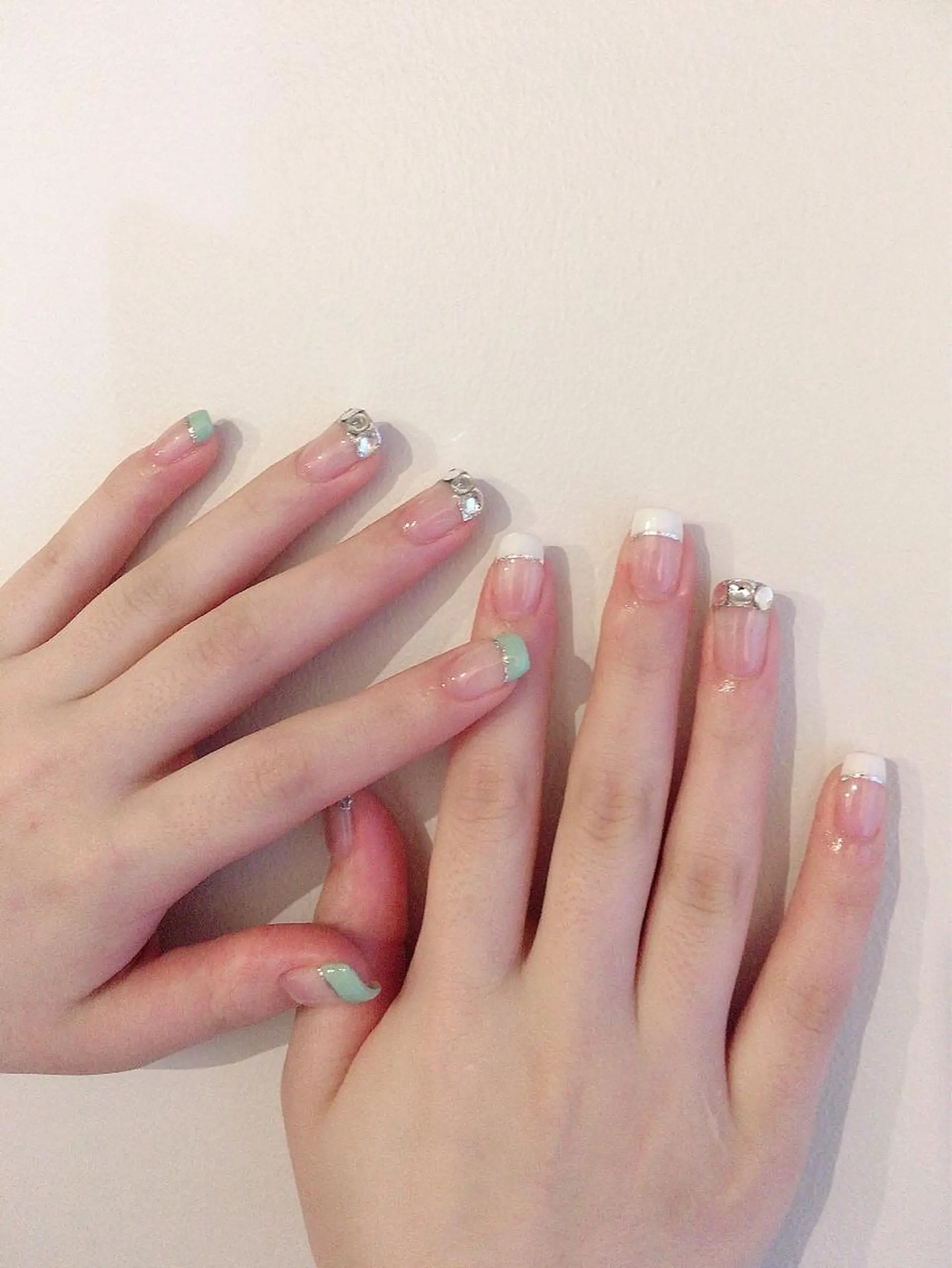 ネイル フレンチネイル ストーンネイル ハンドネイル DEEP nail salonのネイルデザイン