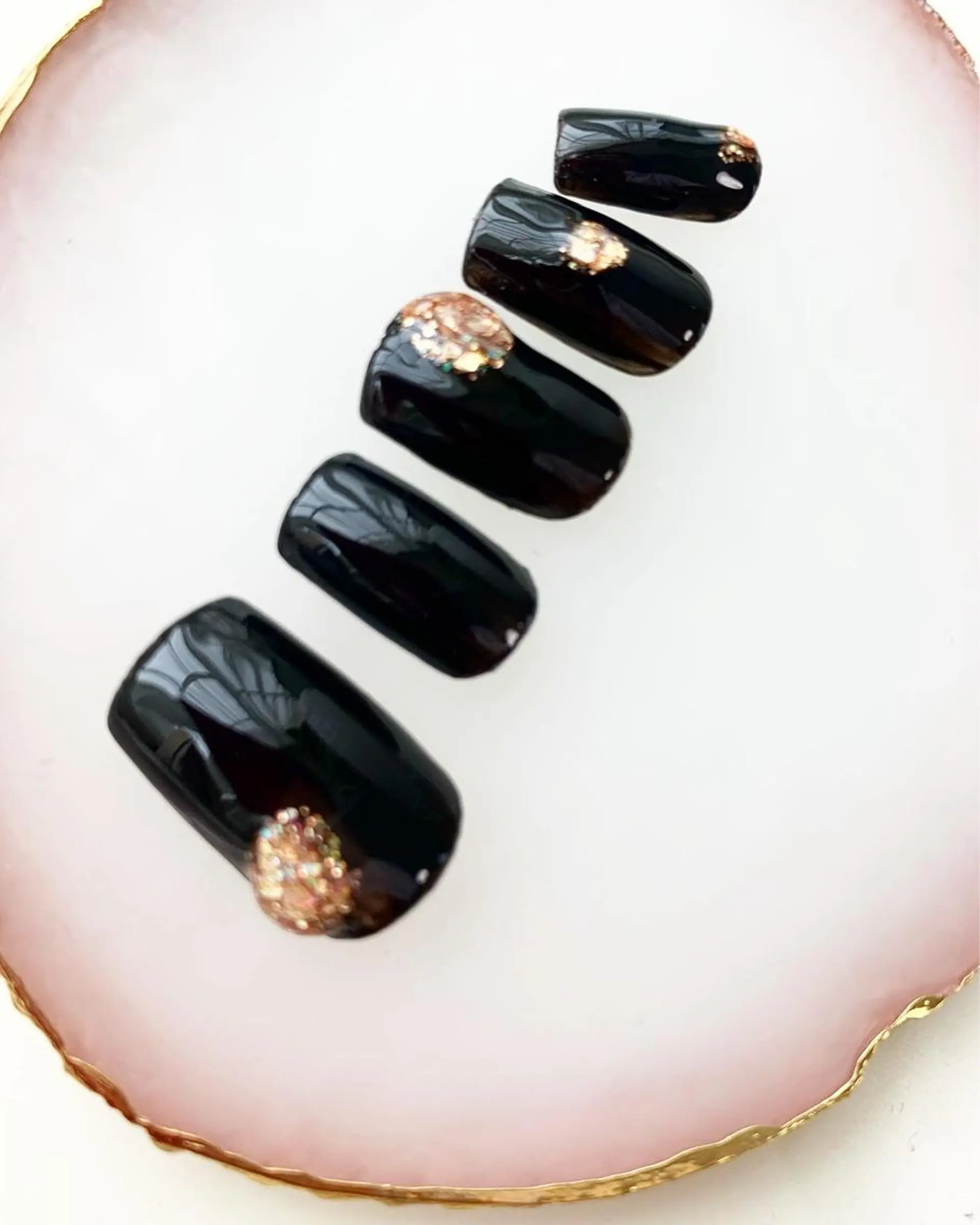 ネイル 新山 聖のネイルデザイン