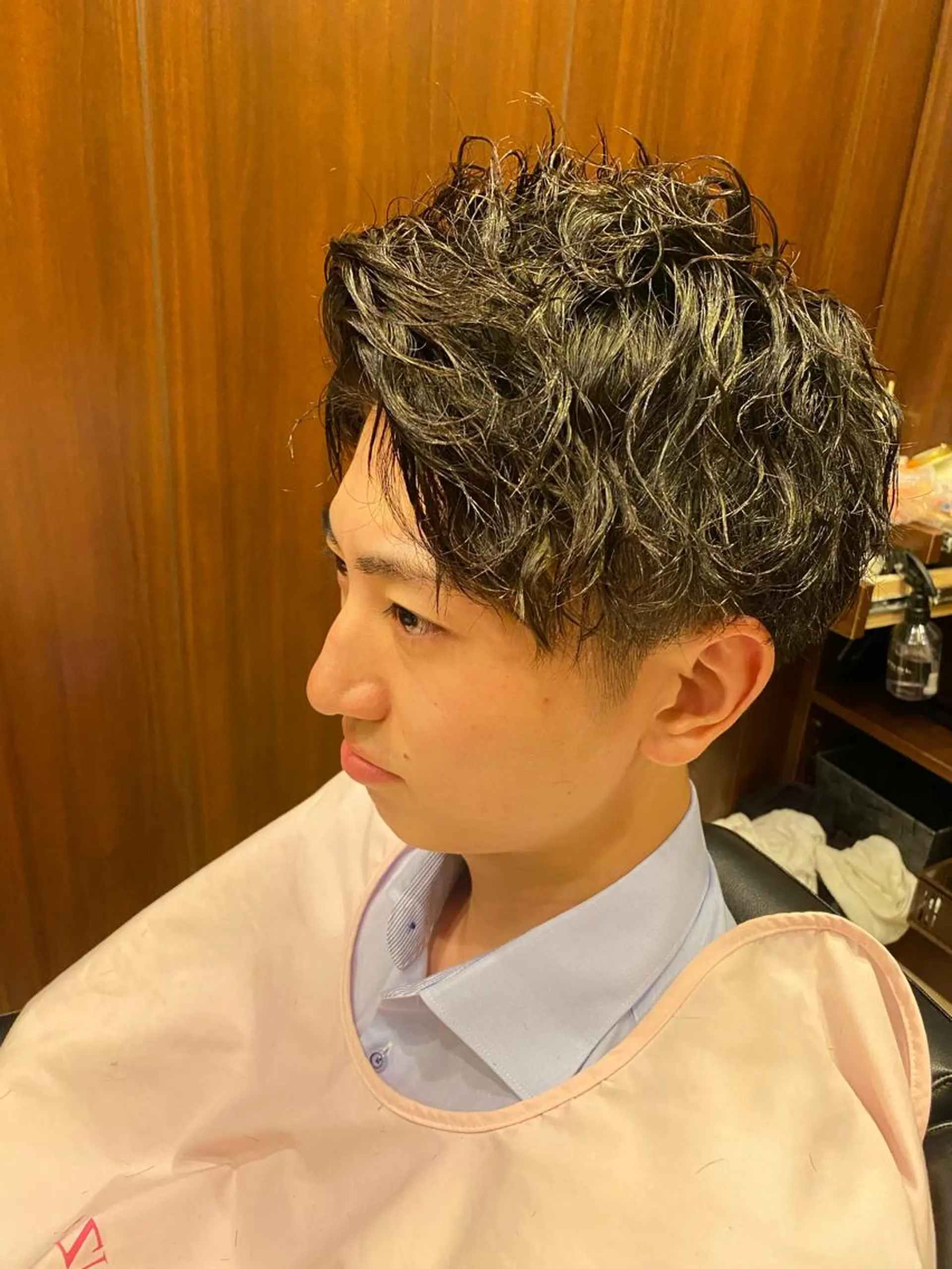 ミディアム パーマ 牧 颯斗のヘアスタイル