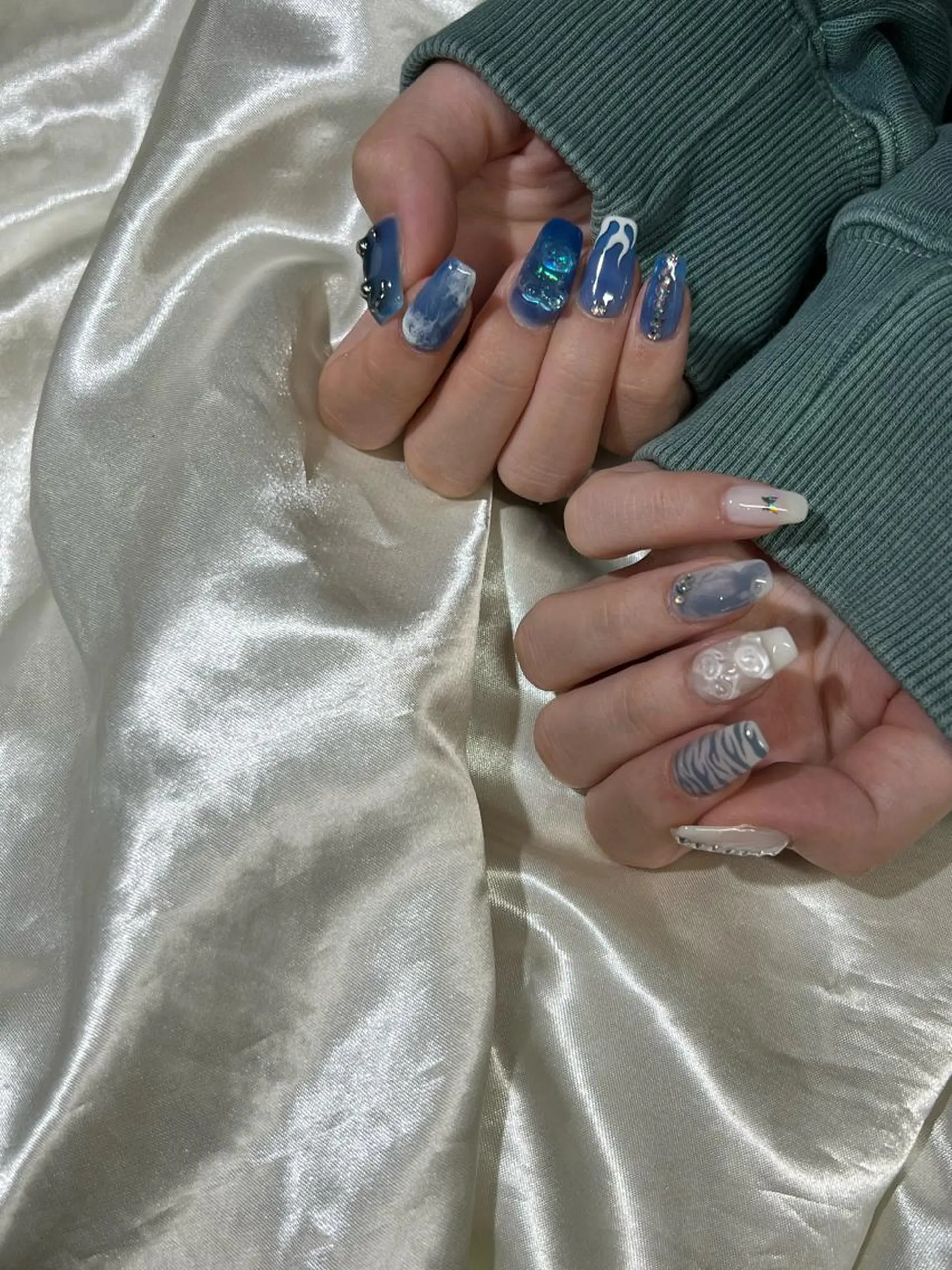 ネイル ブルー 持ち込み ニュアンスネイル Charme. NOBUKOのネイルデザイン